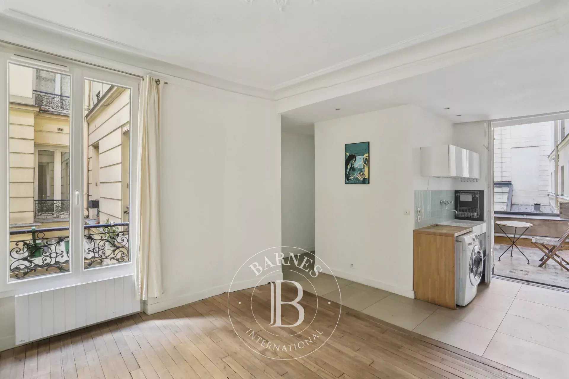 Paris  - Appartement 2 Pièces, 1 Chambre