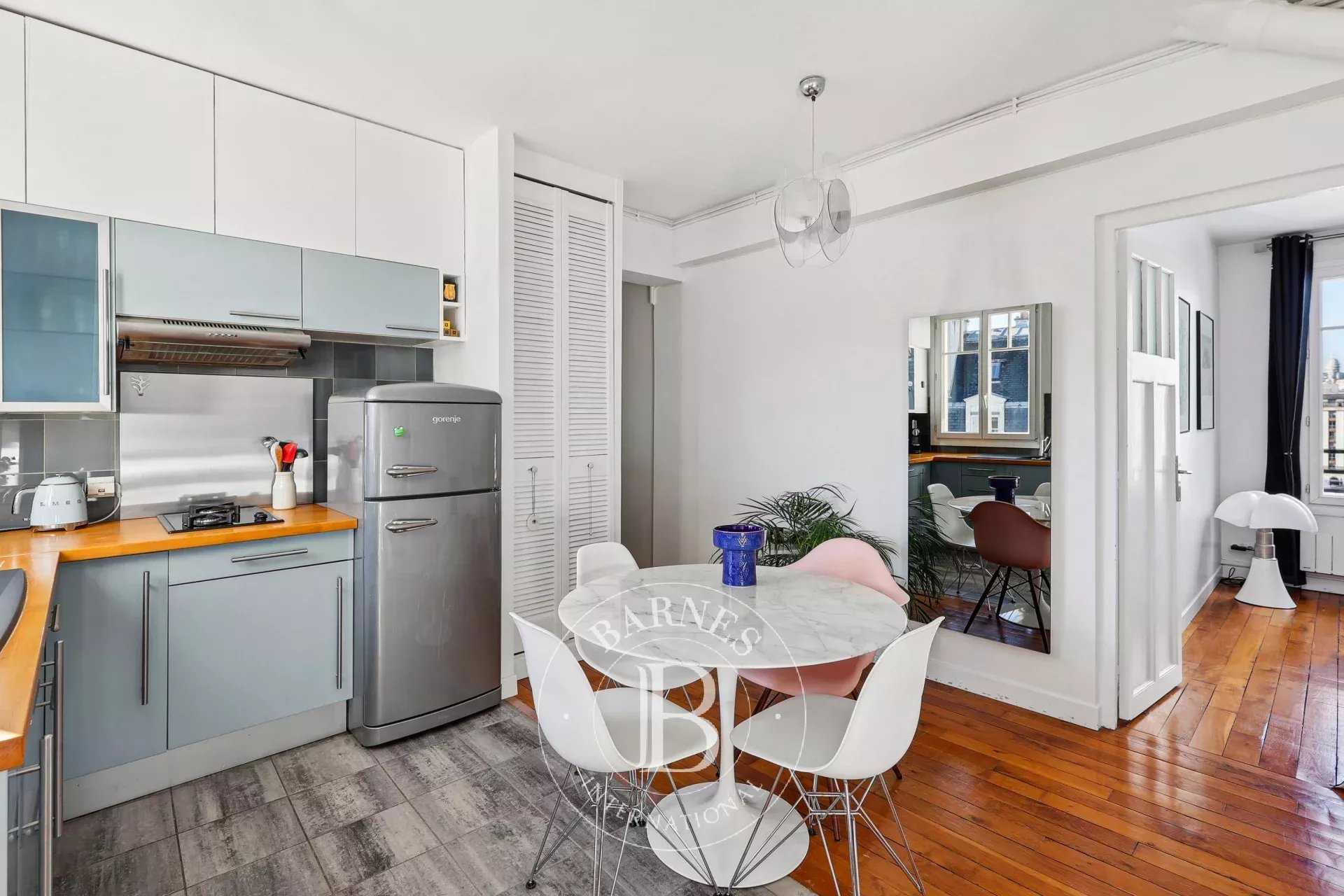 Paris  - Appartement 2 Pièces, 1 Chambre