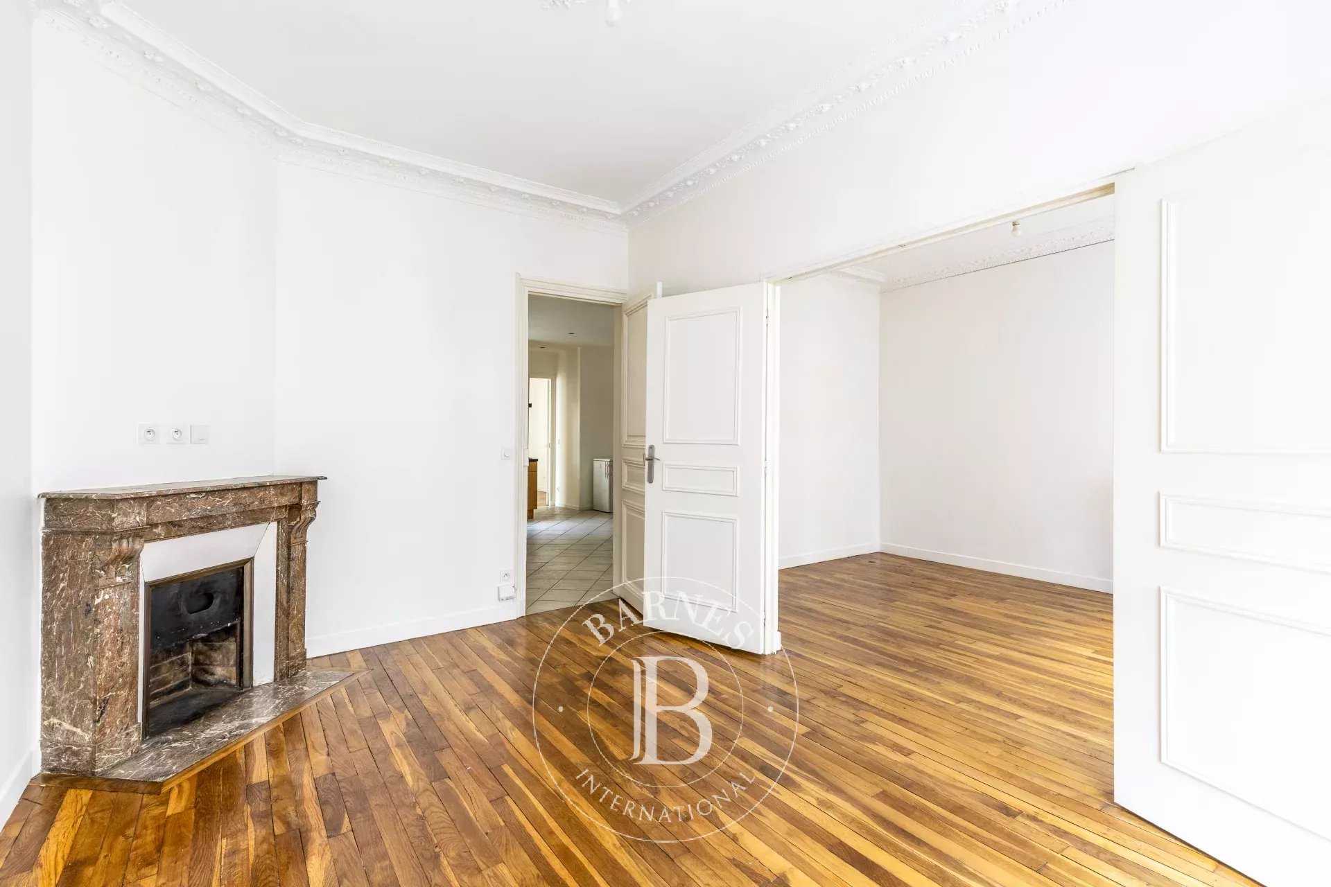 Paris  - Appartement 3 Pièces 2 Chambres