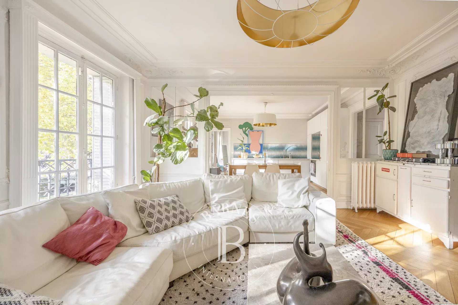 Paris  - Appartement 6 Pièces 4 Chambres