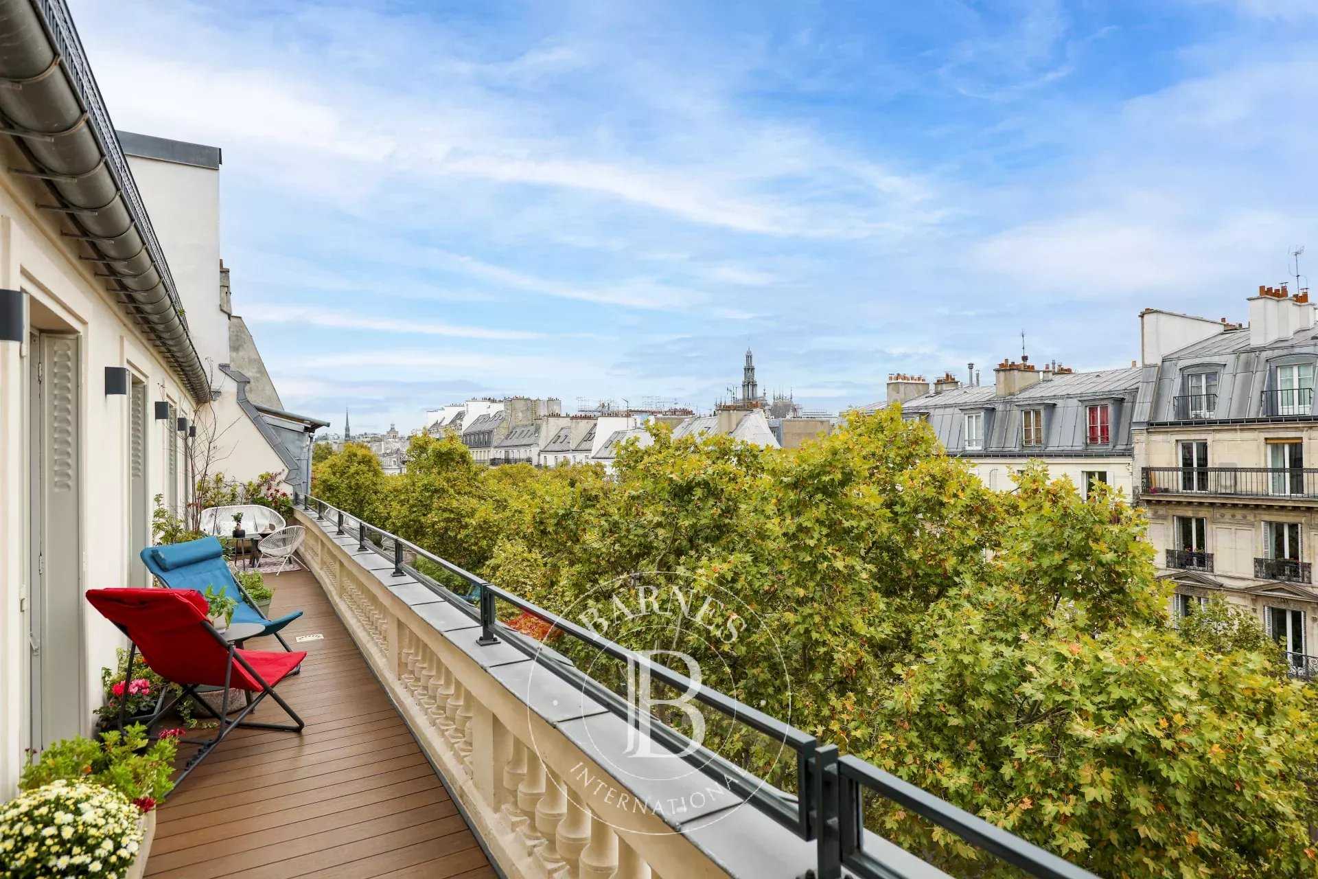 Paris  - Appartement 5 Pièces 3 Chambres