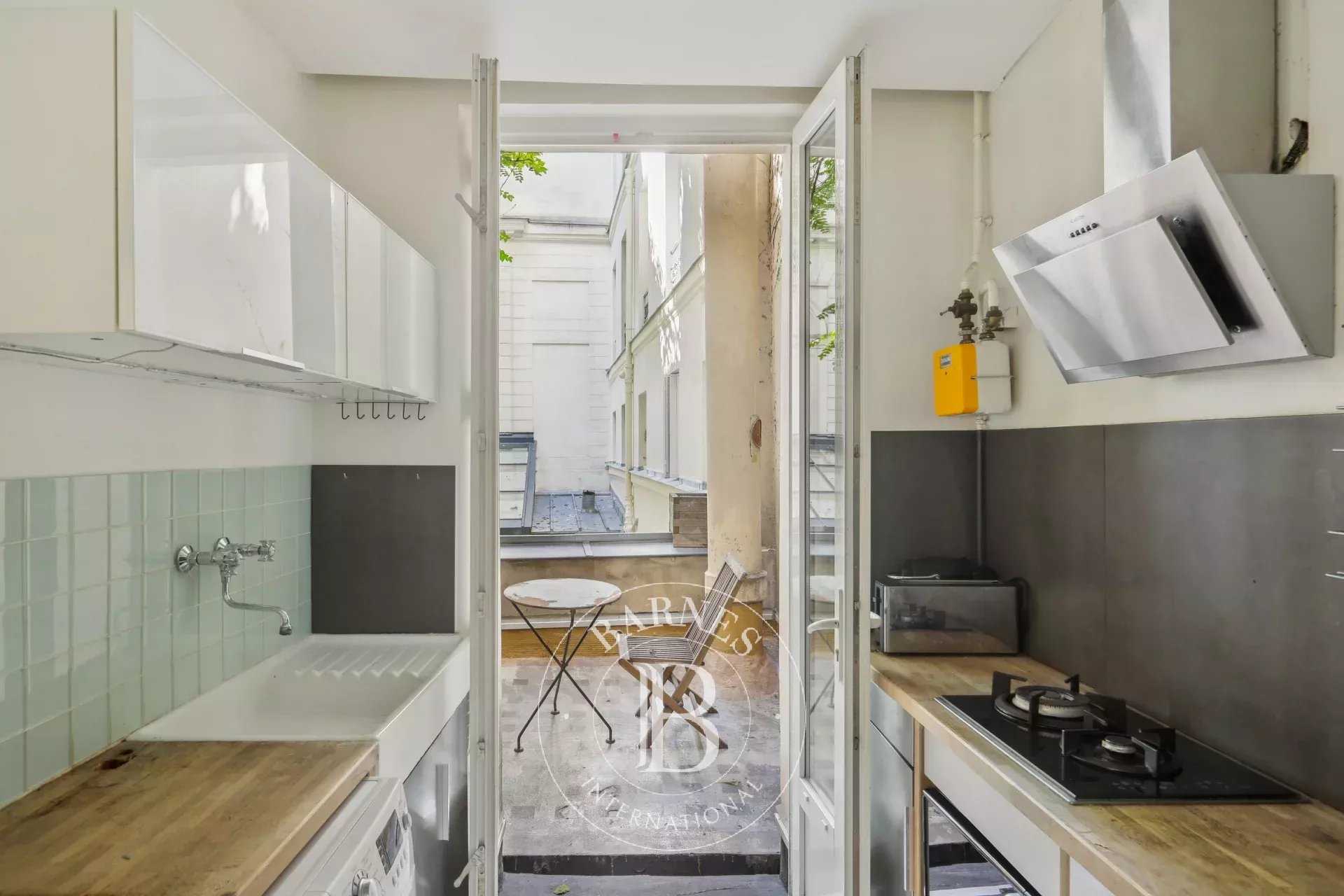 Paris  - Appartement 2 Pièces, 1 Chambre