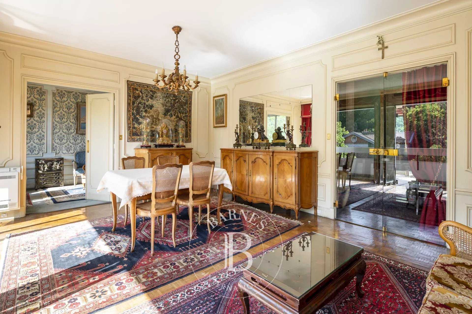 Paris  - Appartement 4 Pièces 3 Chambres