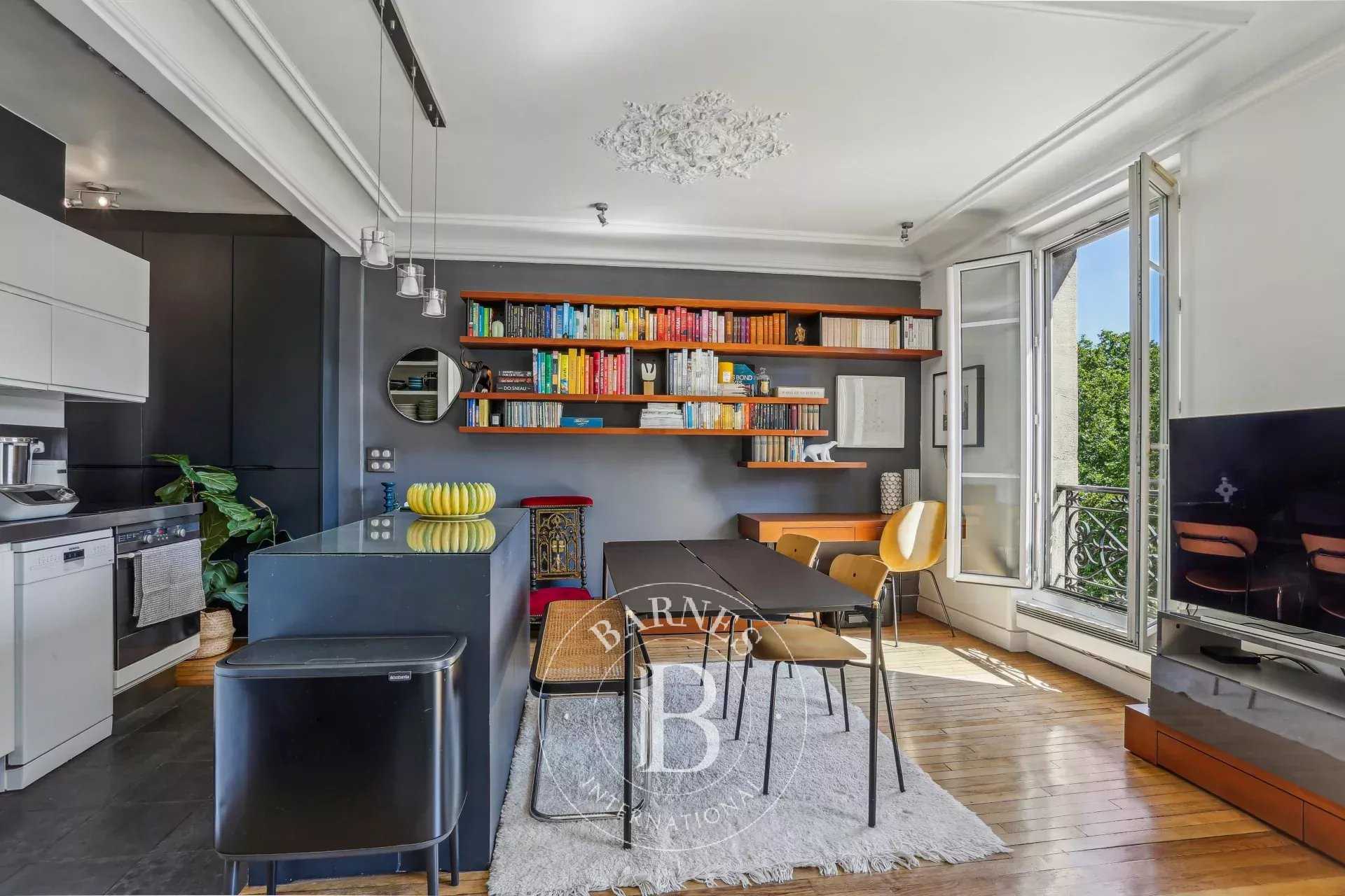 Paris  - Appartement 2 Pièces, 1 Chambre