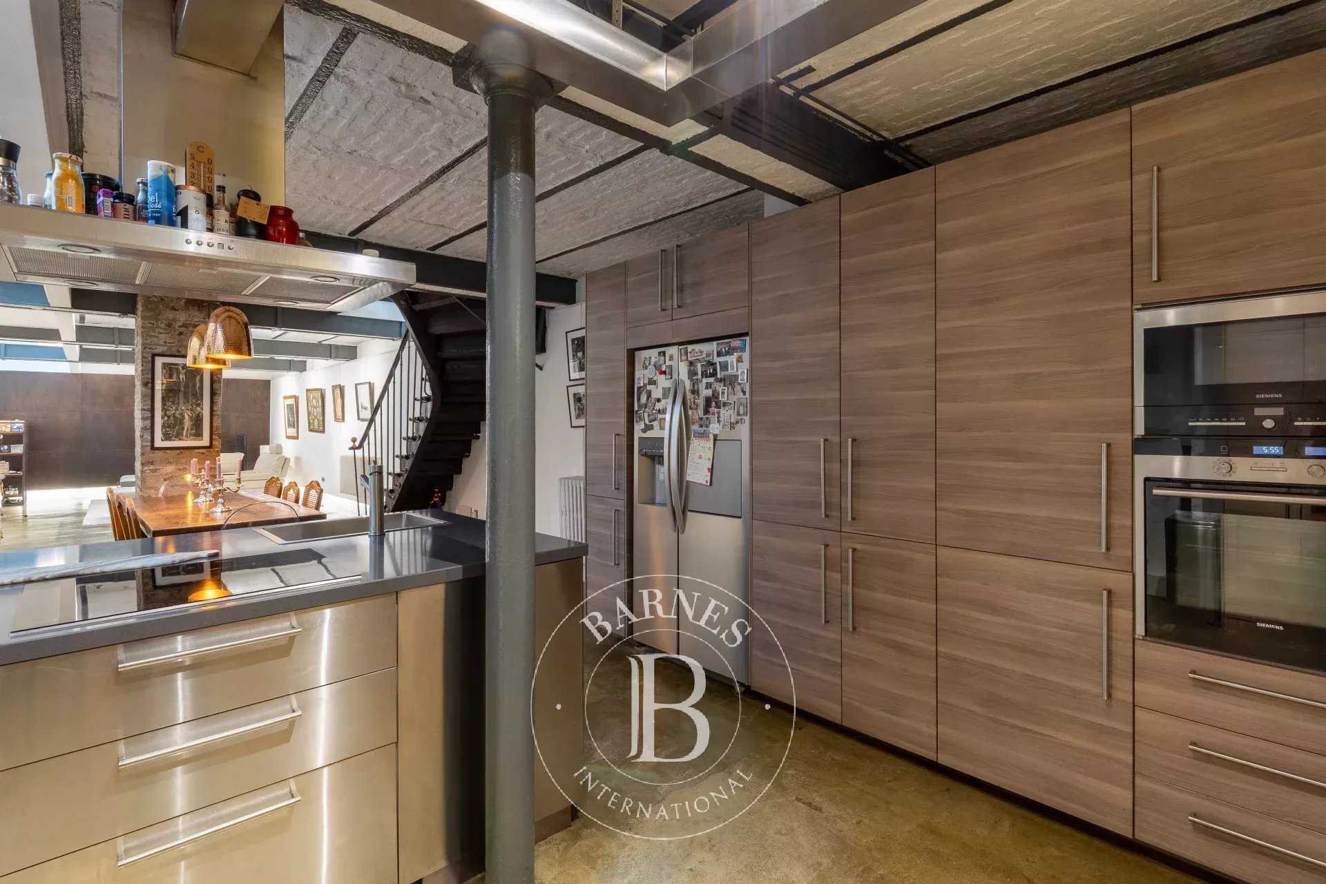 Paris  - Appartement 6 Pièces 3 Chambres