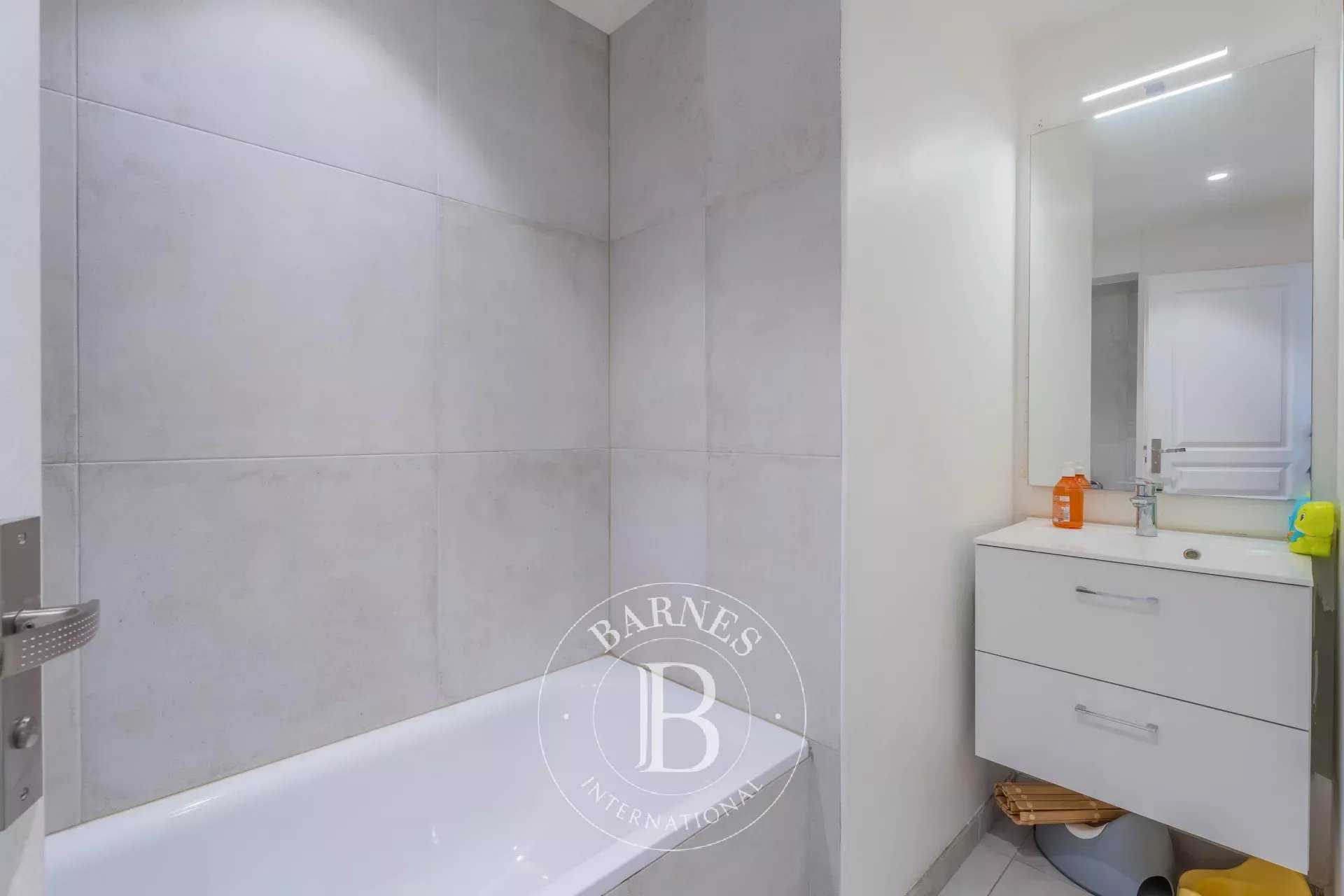 Montreuil  - Apartment 3 Bedrooms