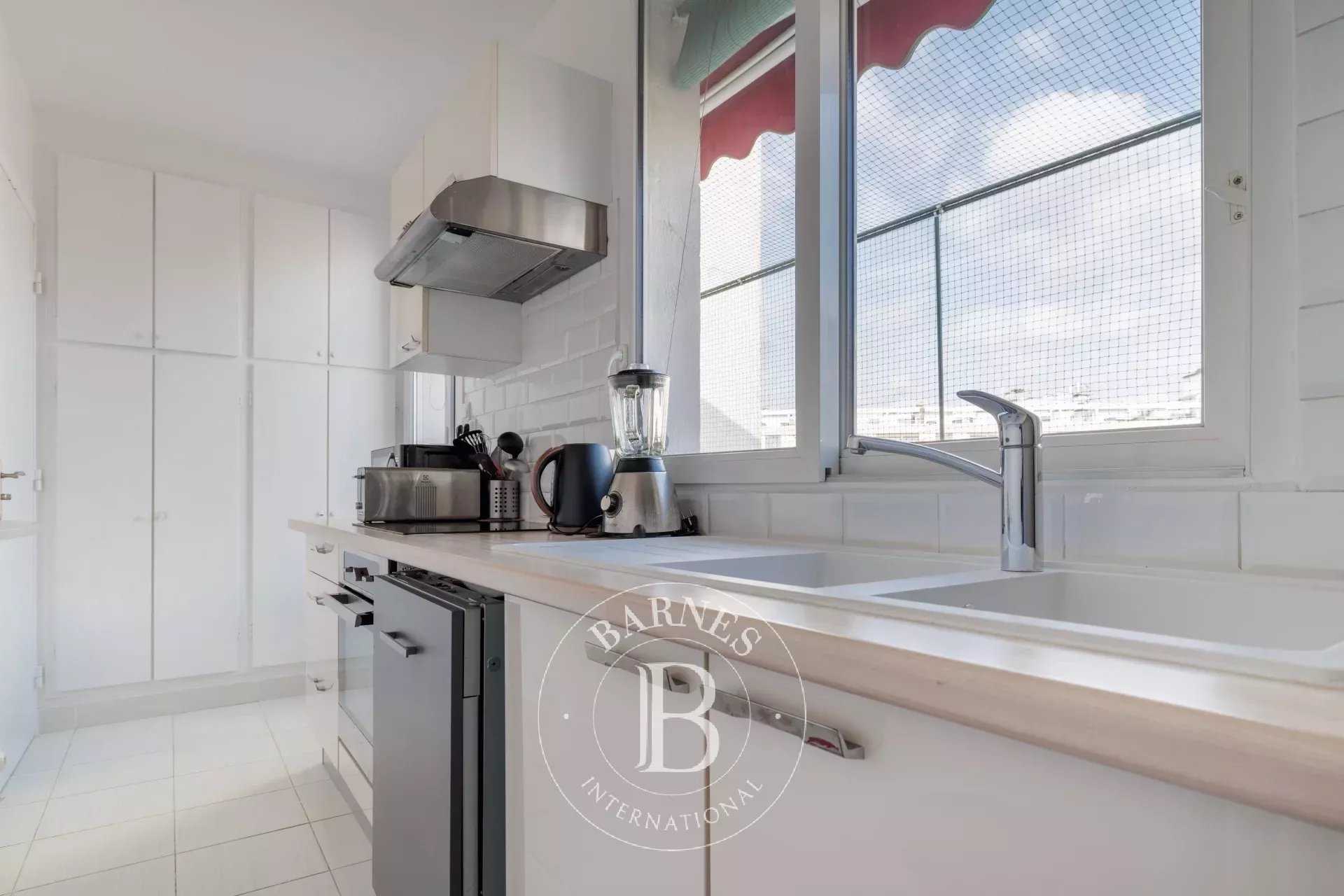 Paris  - Appartement 2 Pièces, 1 Chambre