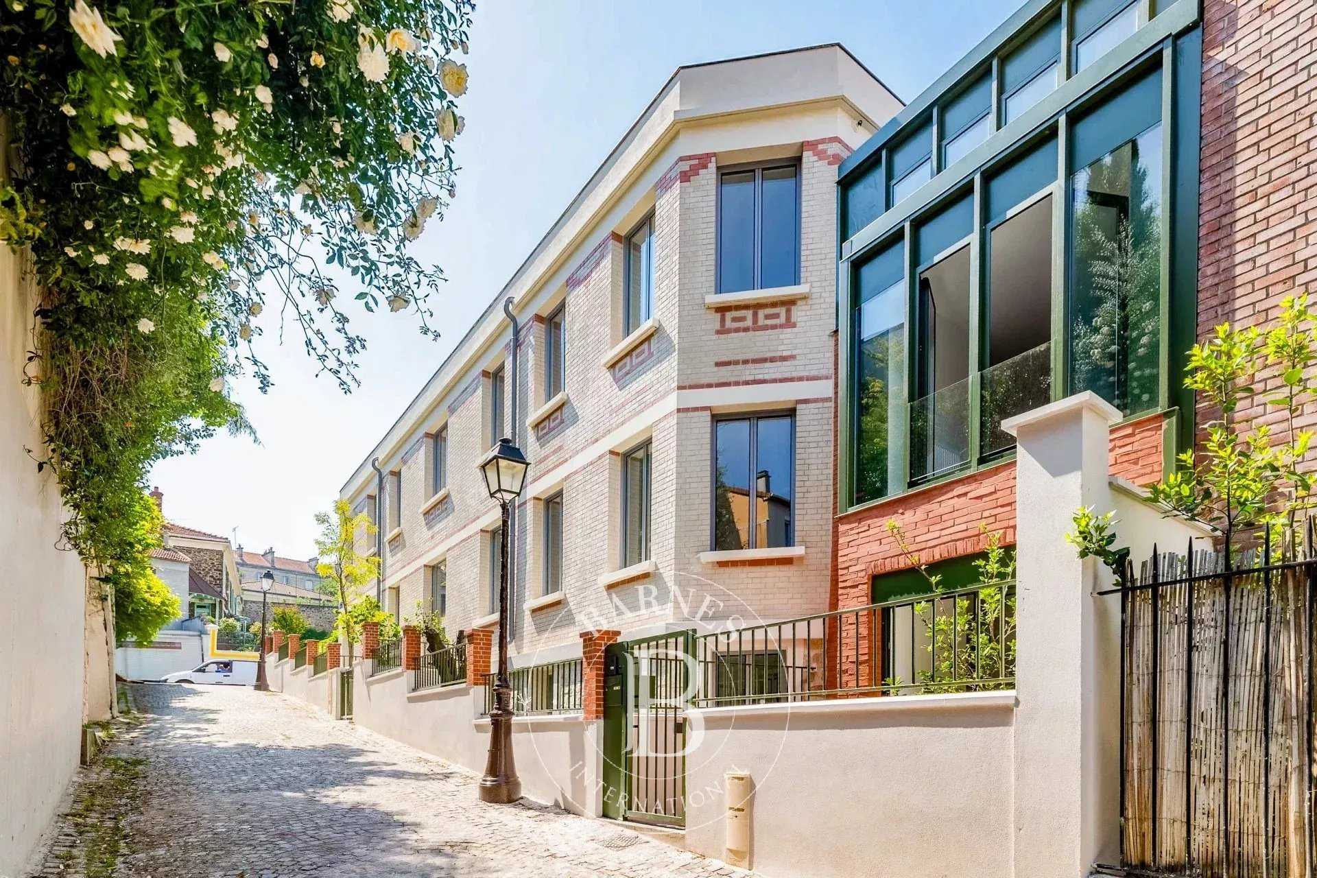 Paris  - Appartement 3 Pi&egrave;ces 2 Chambres