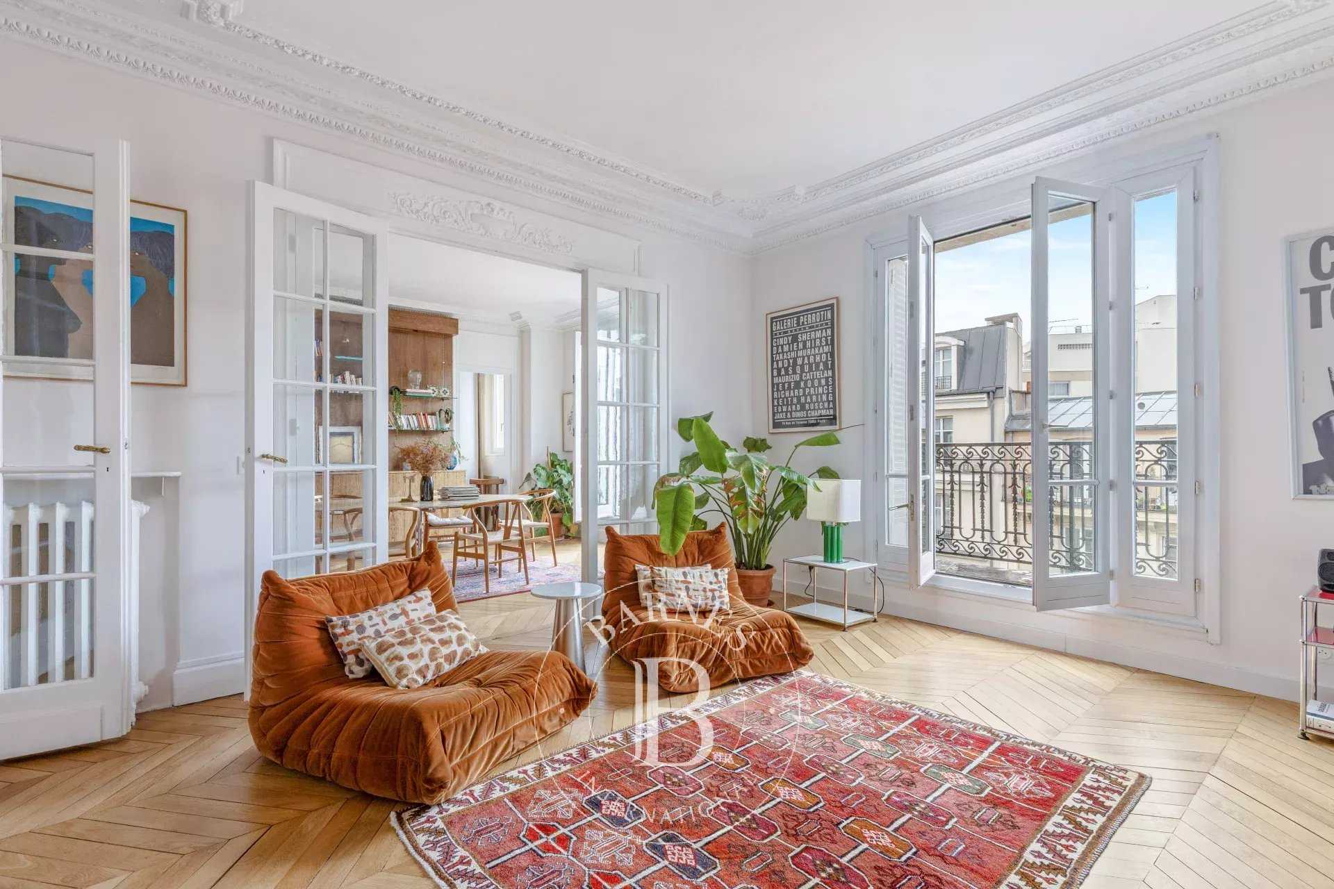 Paris  - Appartement 5 Pi&egrave;ces 3 Chambres