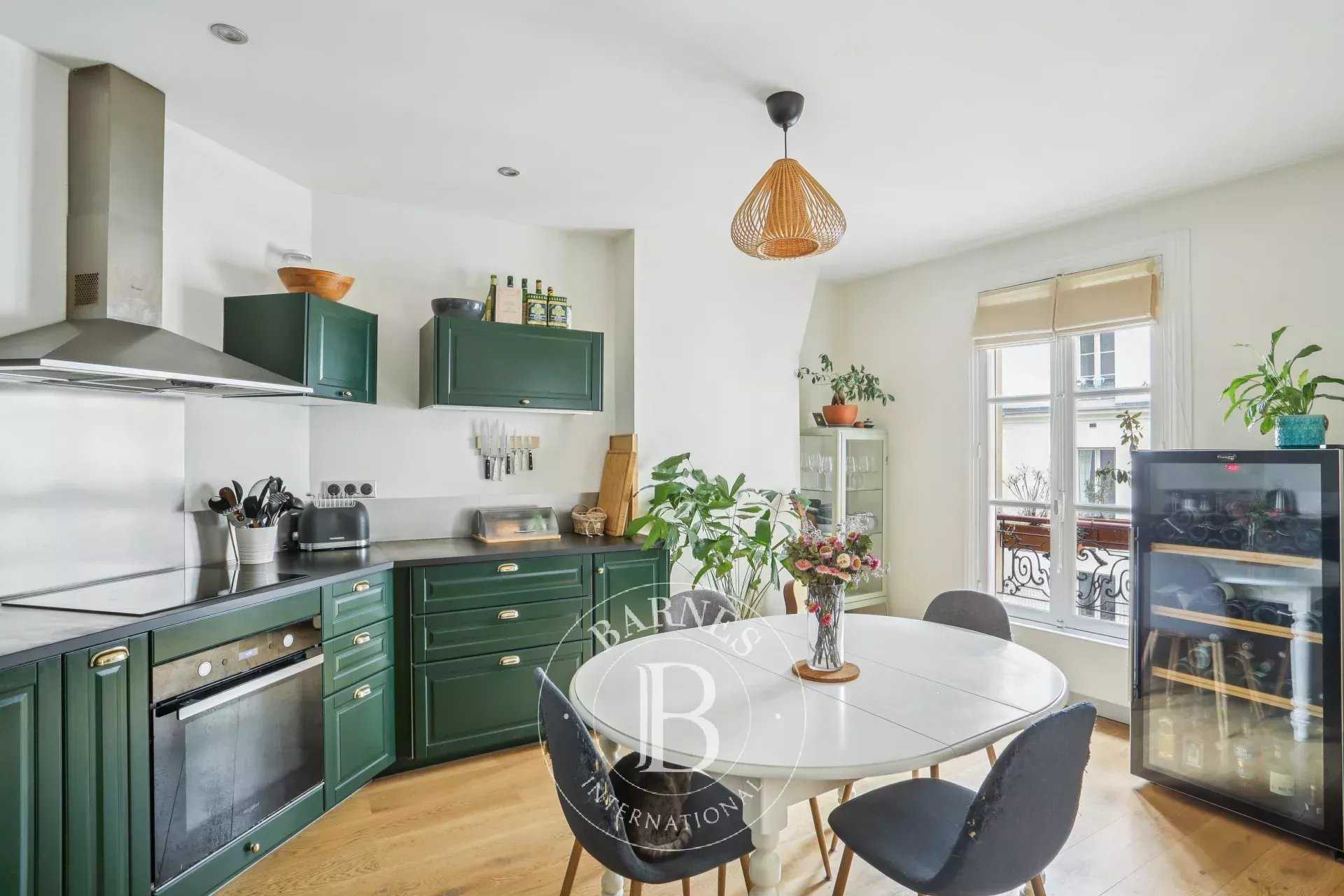 Paris  - Appartement 2 Pièces, 1 Chambre