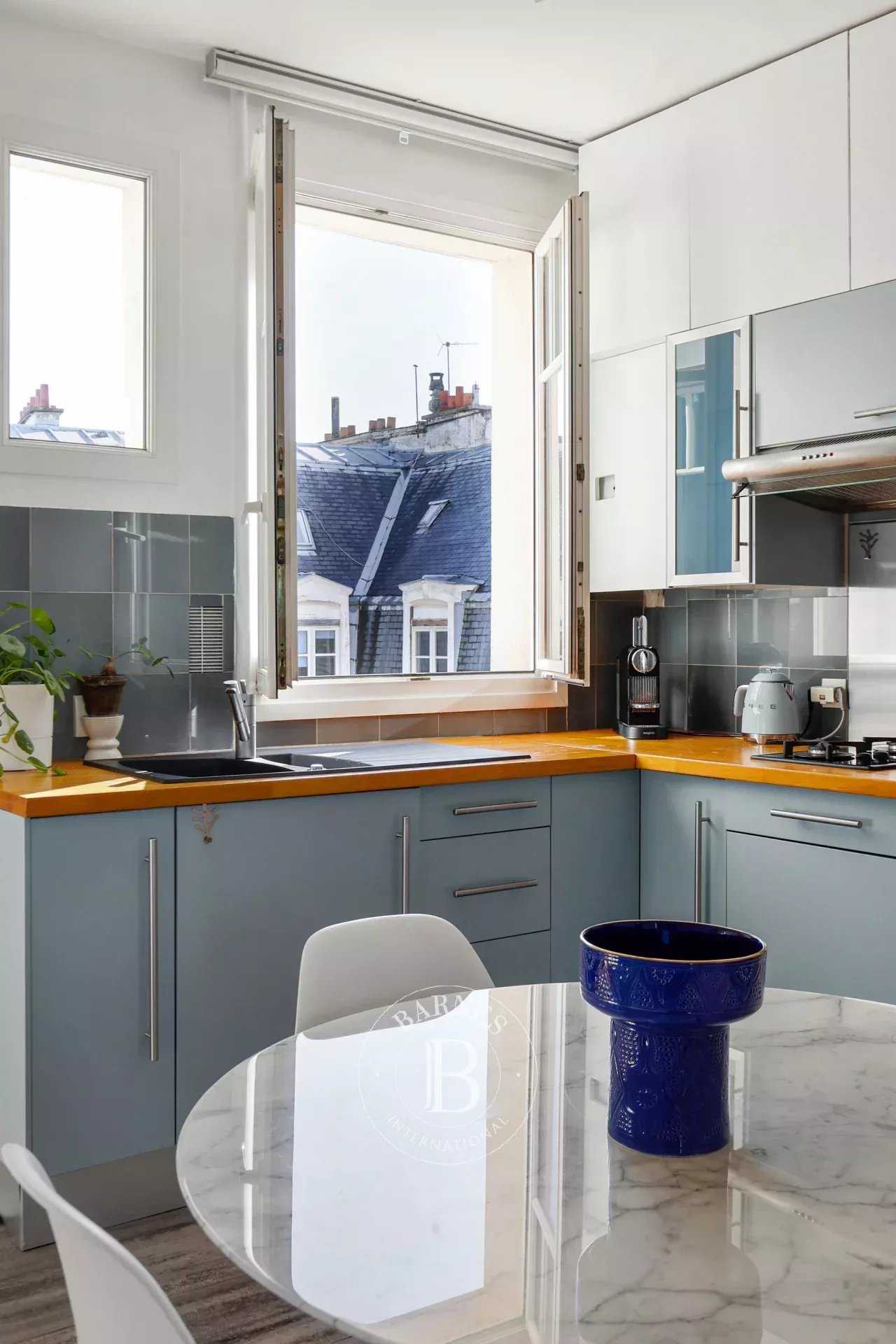 Paris  - Appartement 2 Pièces, 1 Chambre