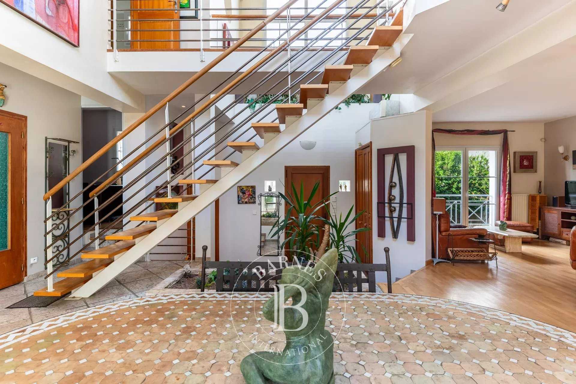 Les Lilas  - Maison 8 Pièces 4 Chambres