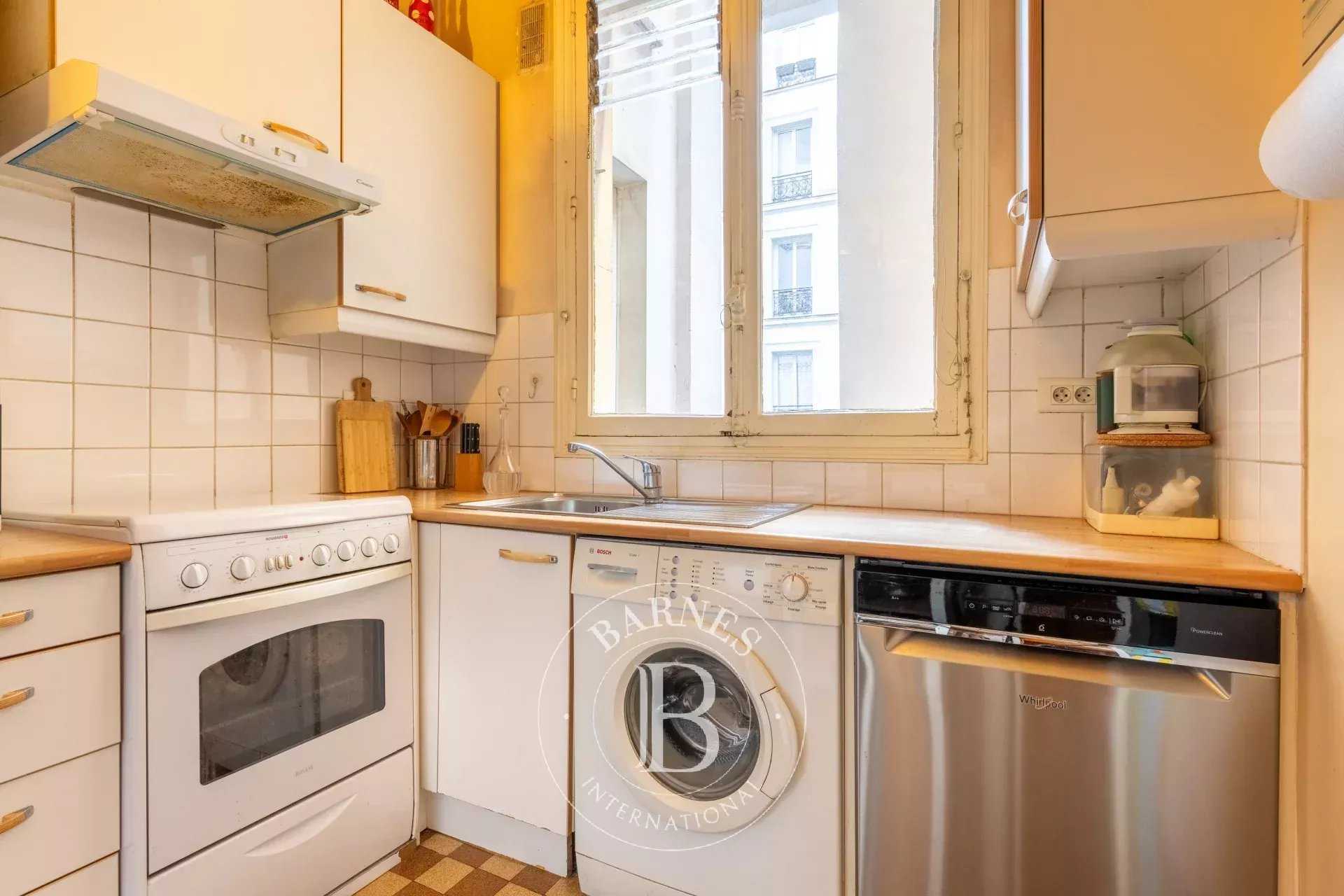 Paris  - Appartement 4 Pièces 2 Chambres