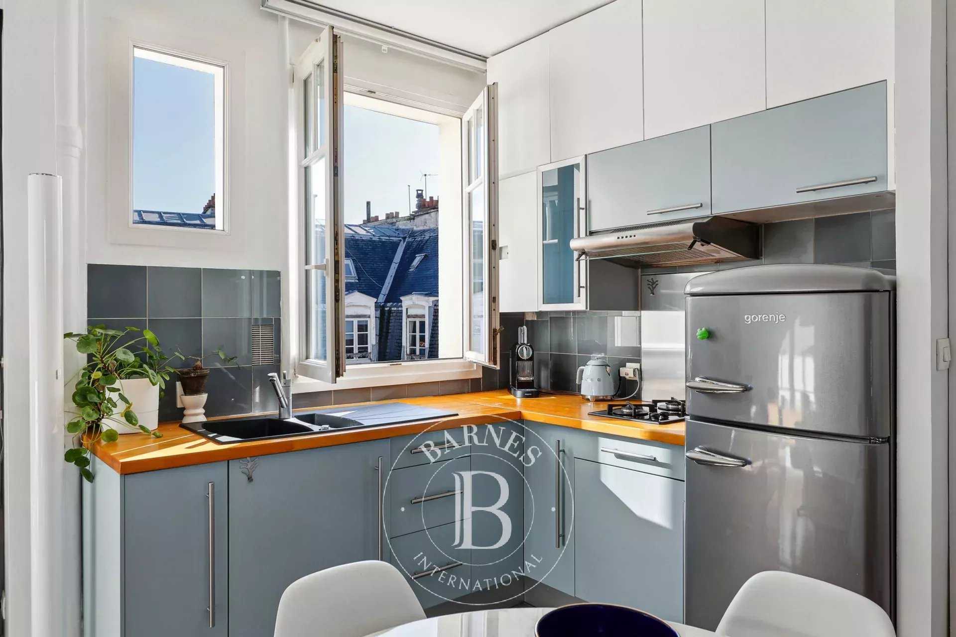 Paris  - Appartement 2 Pièces, 1 Chambre