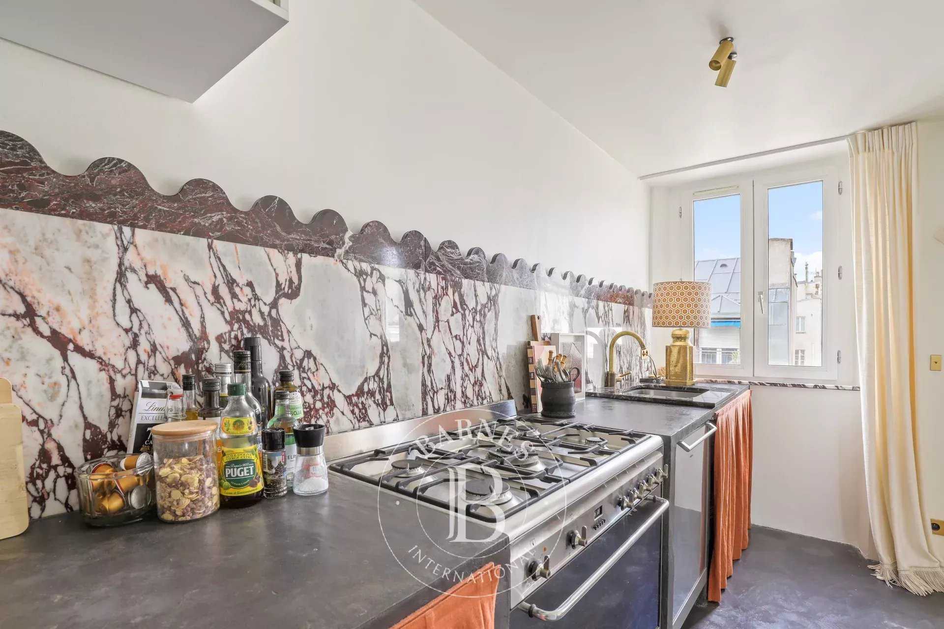 Paris  - Appartement 2 Pièces, 1 Chambre