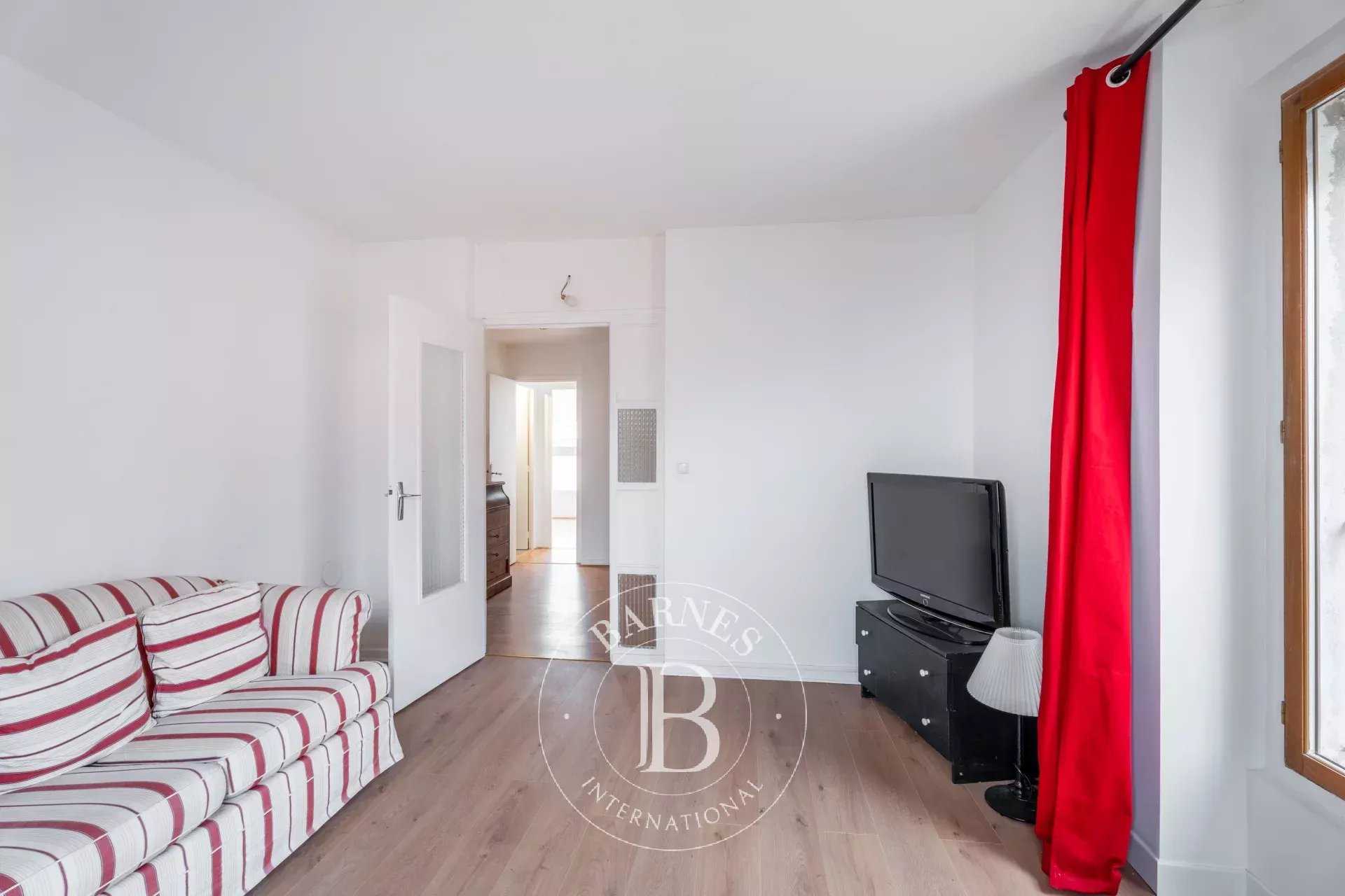 Romainville  - Apartment 3 Bedrooms