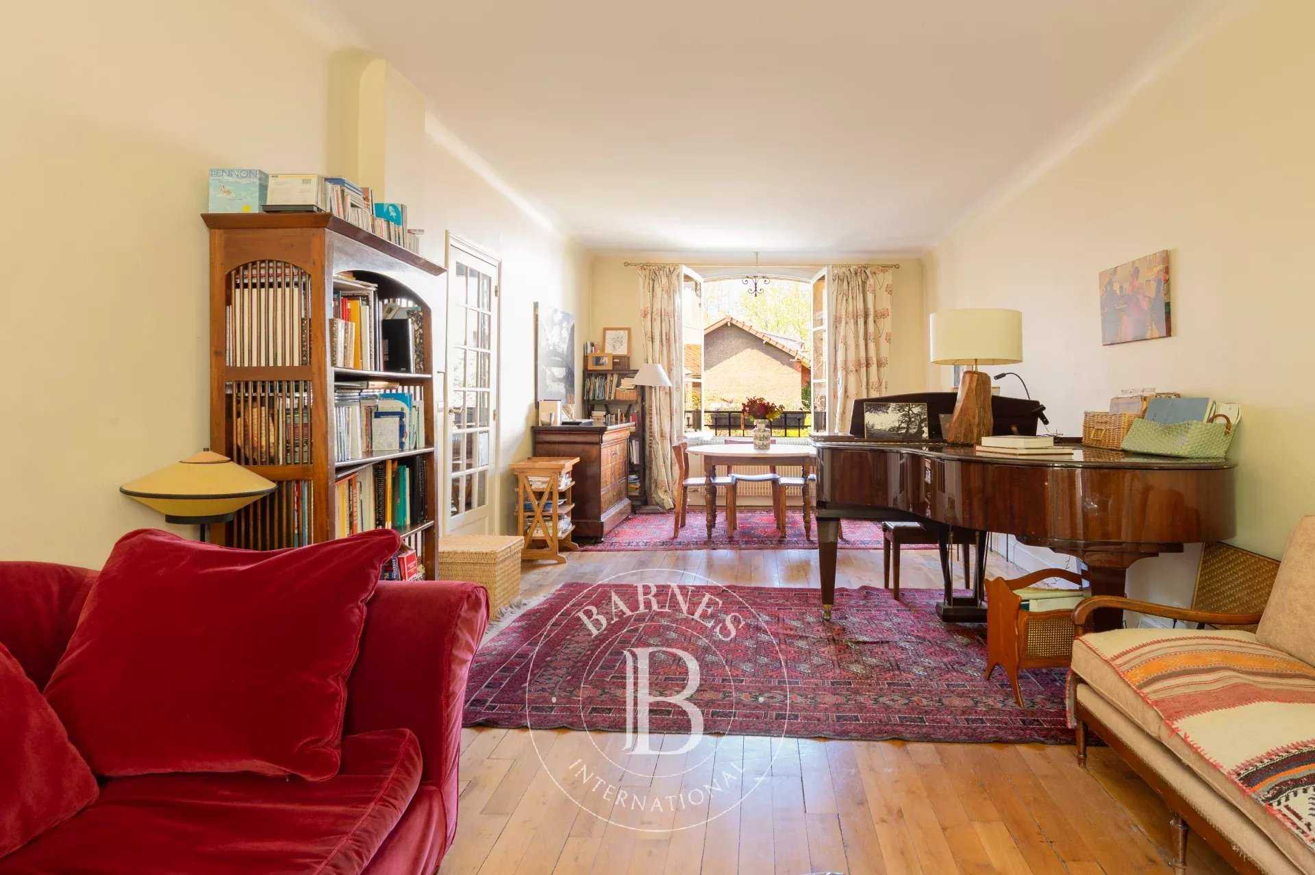 Paris  - House 4 Bedrooms