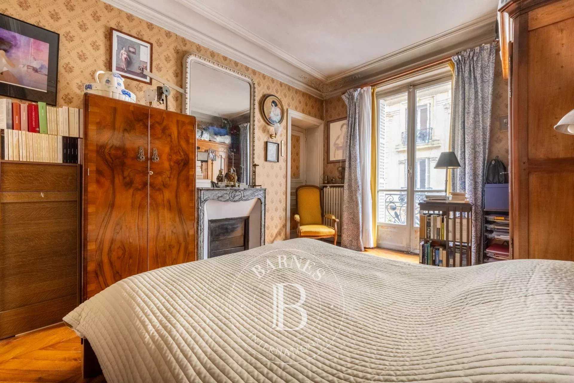 Paris  - Appartement 4 Pièces 2 Chambres