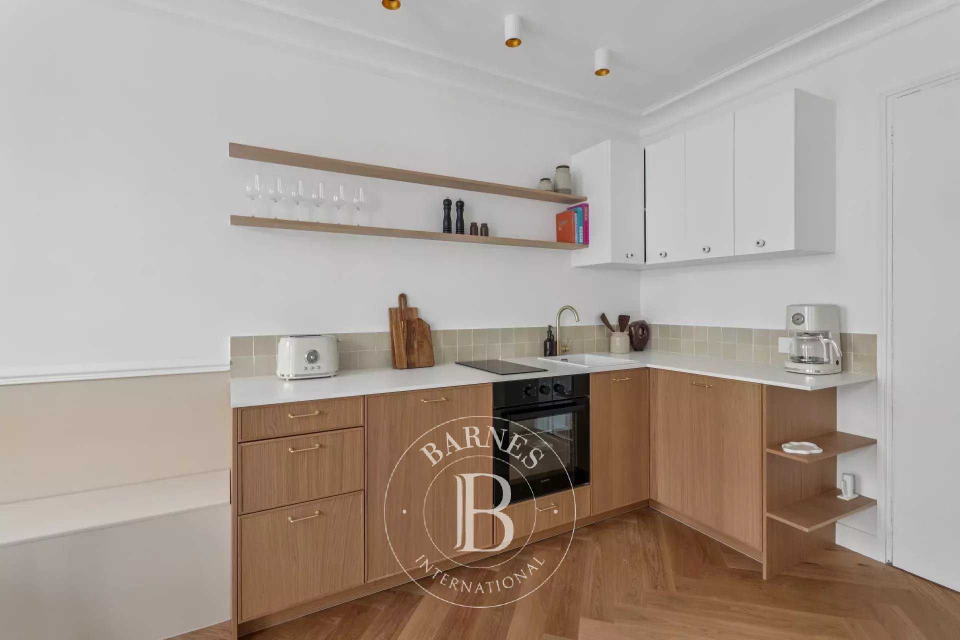 Paris  - Appartement 2 Pièces, 1 Chambre