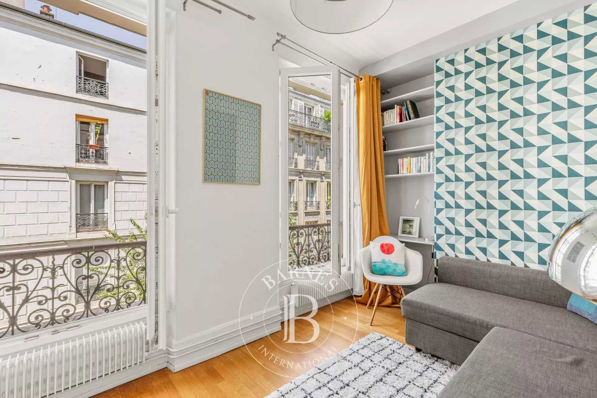 Paris  - Appartement 3 Pièces 2 Chambres