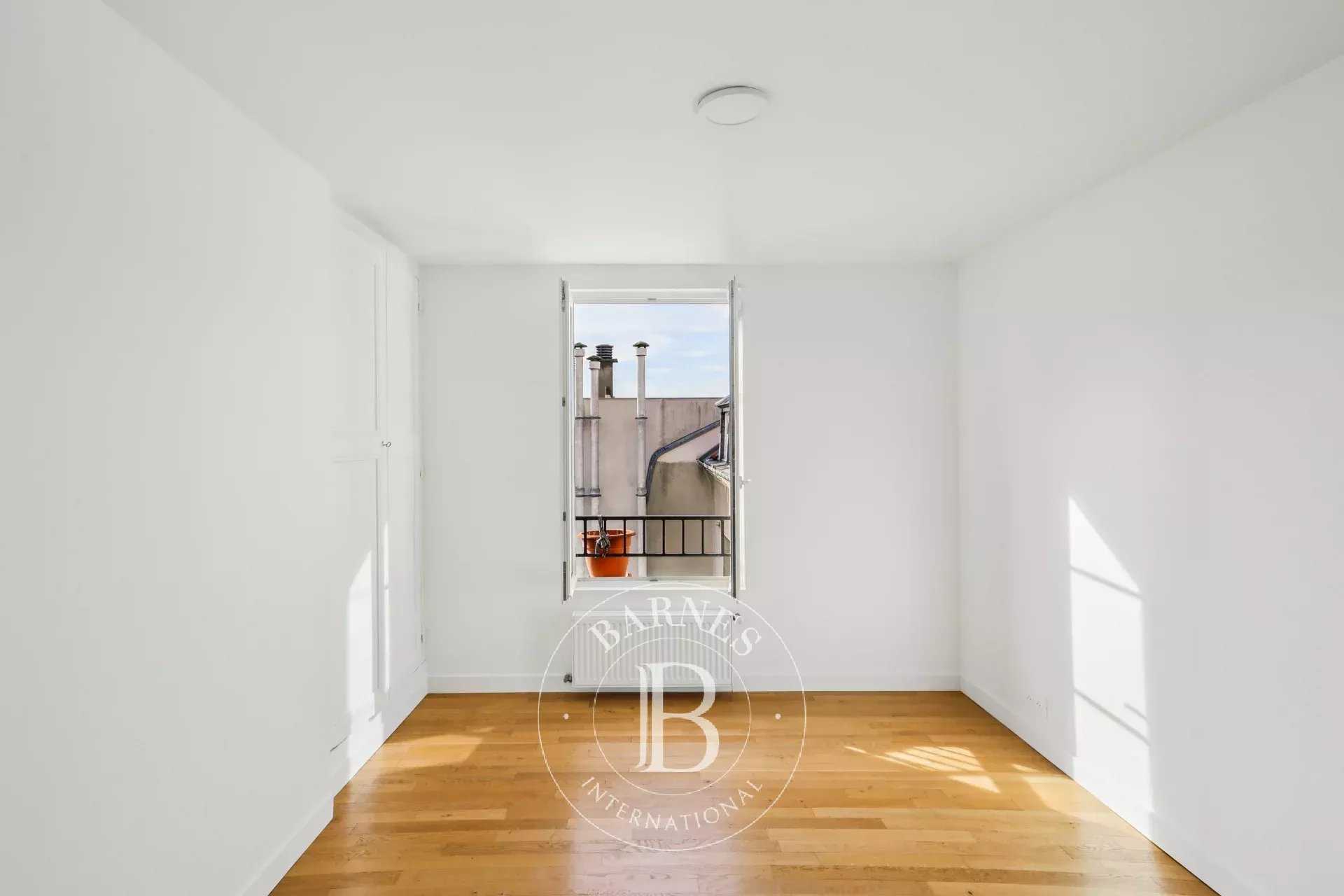 Paris  - Appartement 2 Pièces, 1 Chambre