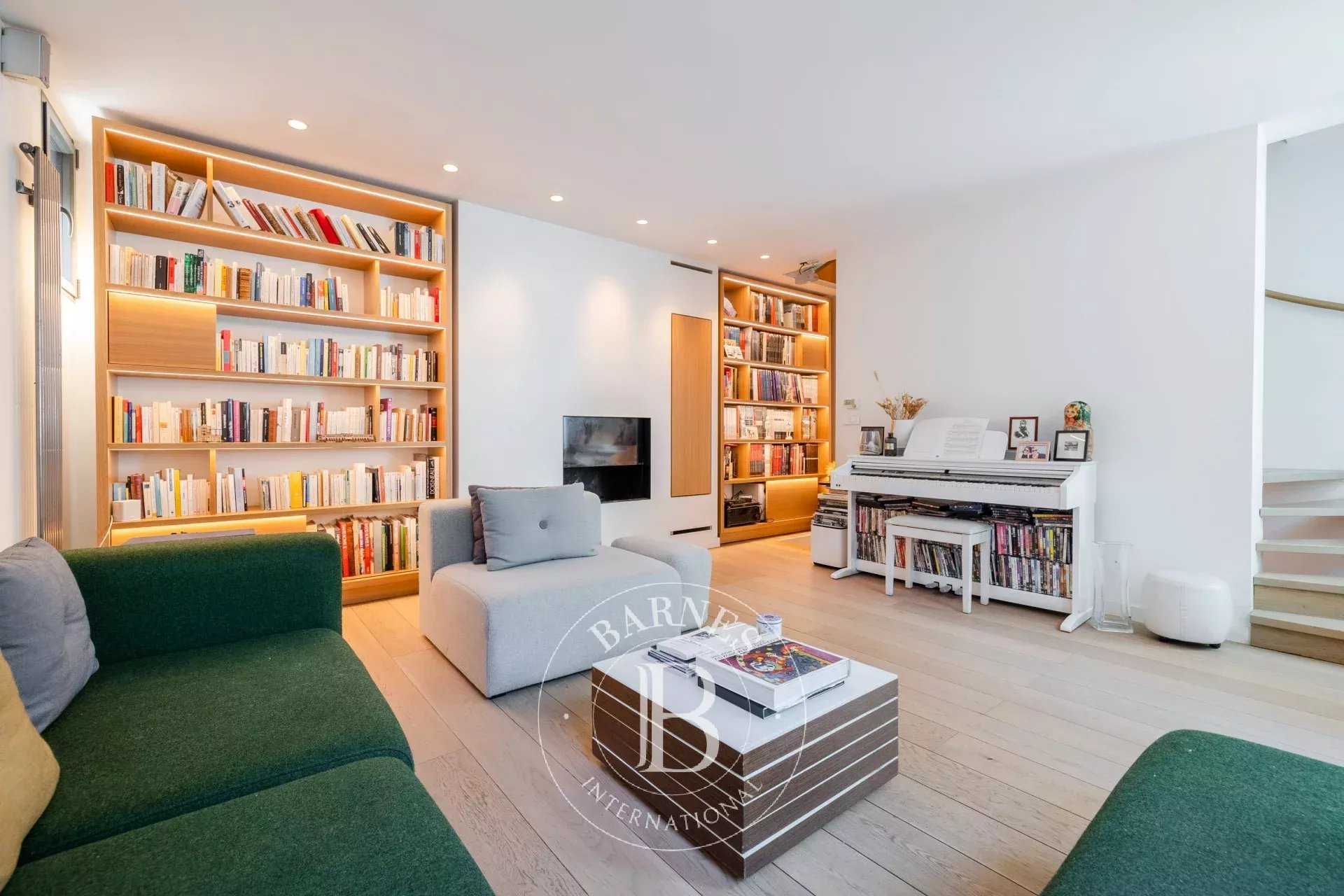 Paris  - Maison 6 Pièces 4 Chambres