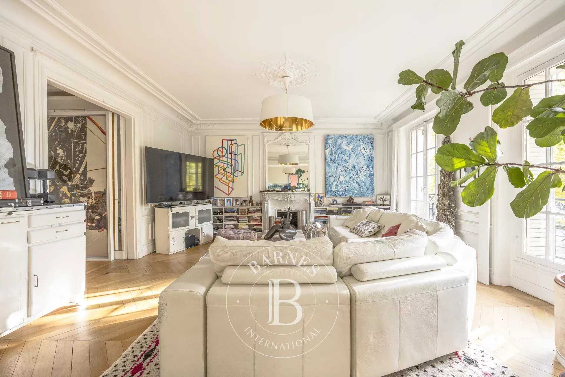 Paris  - Appartement 6 Pièces 4 Chambres