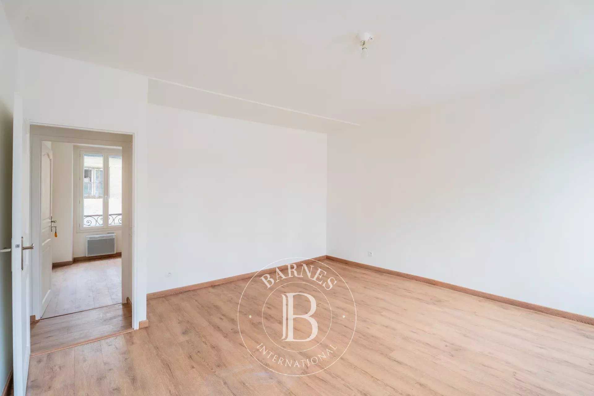 Paris  - Appartement 4 Pièces 2 Chambres