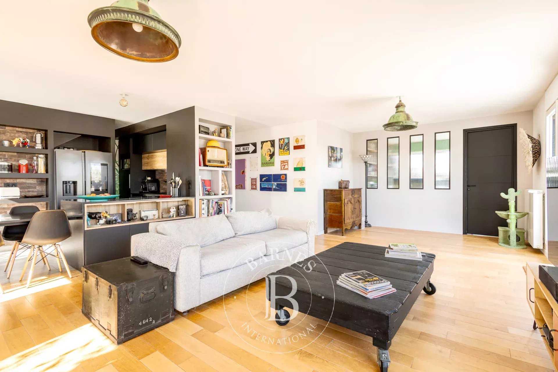 Saint-Ouen-sur-Seine  - Appartement 6 Pi&egrave;ces 4 Chambres