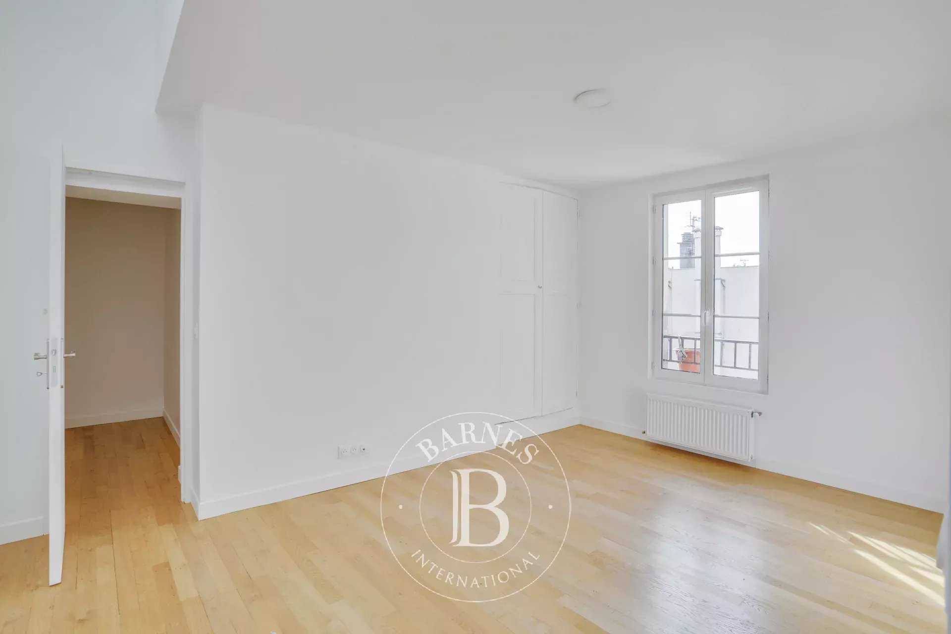 Paris  - Appartement 2 Pièces, 1 Chambre