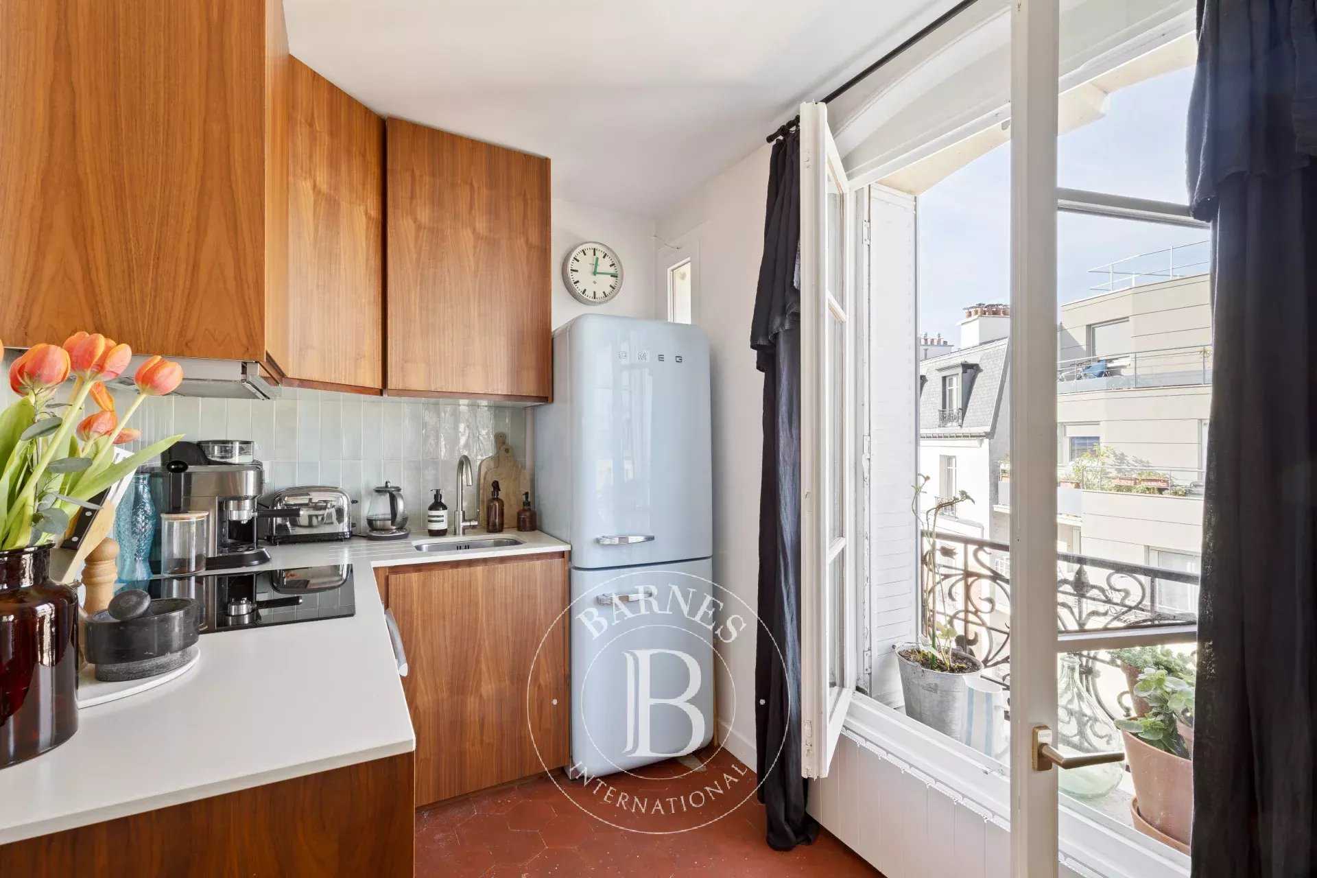 Paris  - Appartement 3 Pièces 2 Chambres