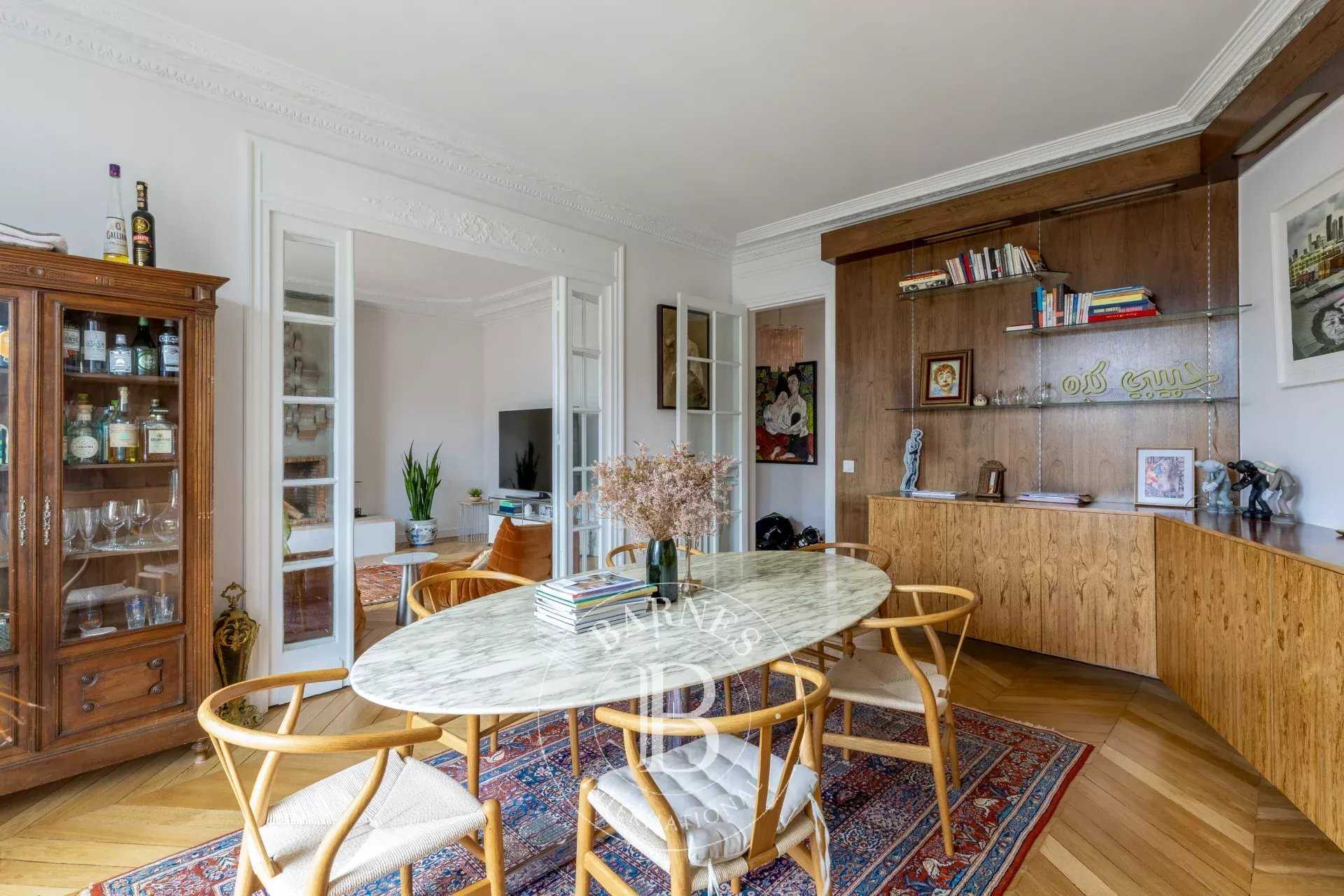 Paris  - Appartement 5 Pi&egrave;ces 3 Chambres