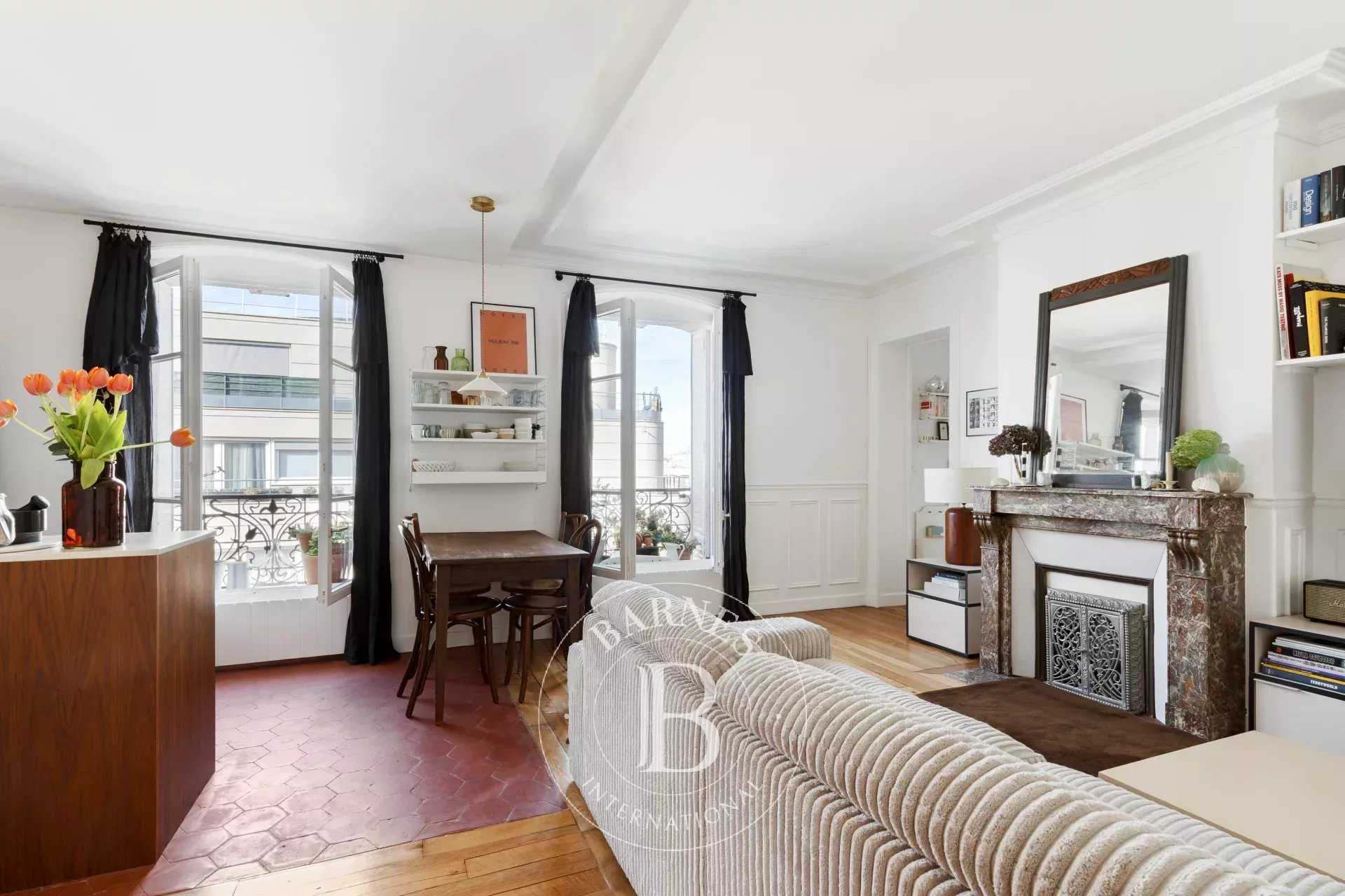 Paris  - Appartement 3 Pièces 2 Chambres