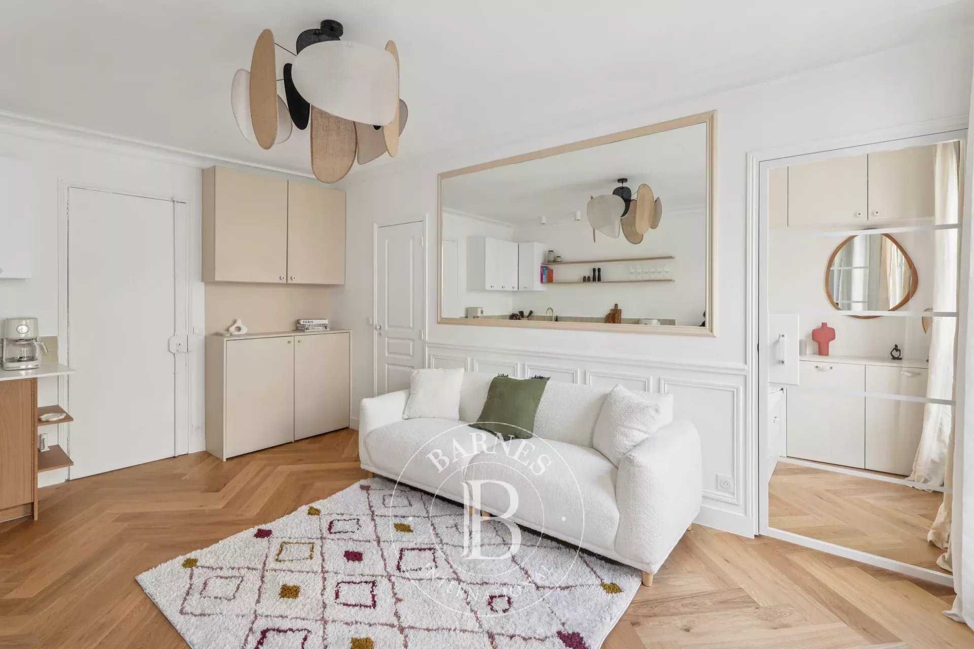 Paris  - Appartement 2 Pièces, 1 Chambre