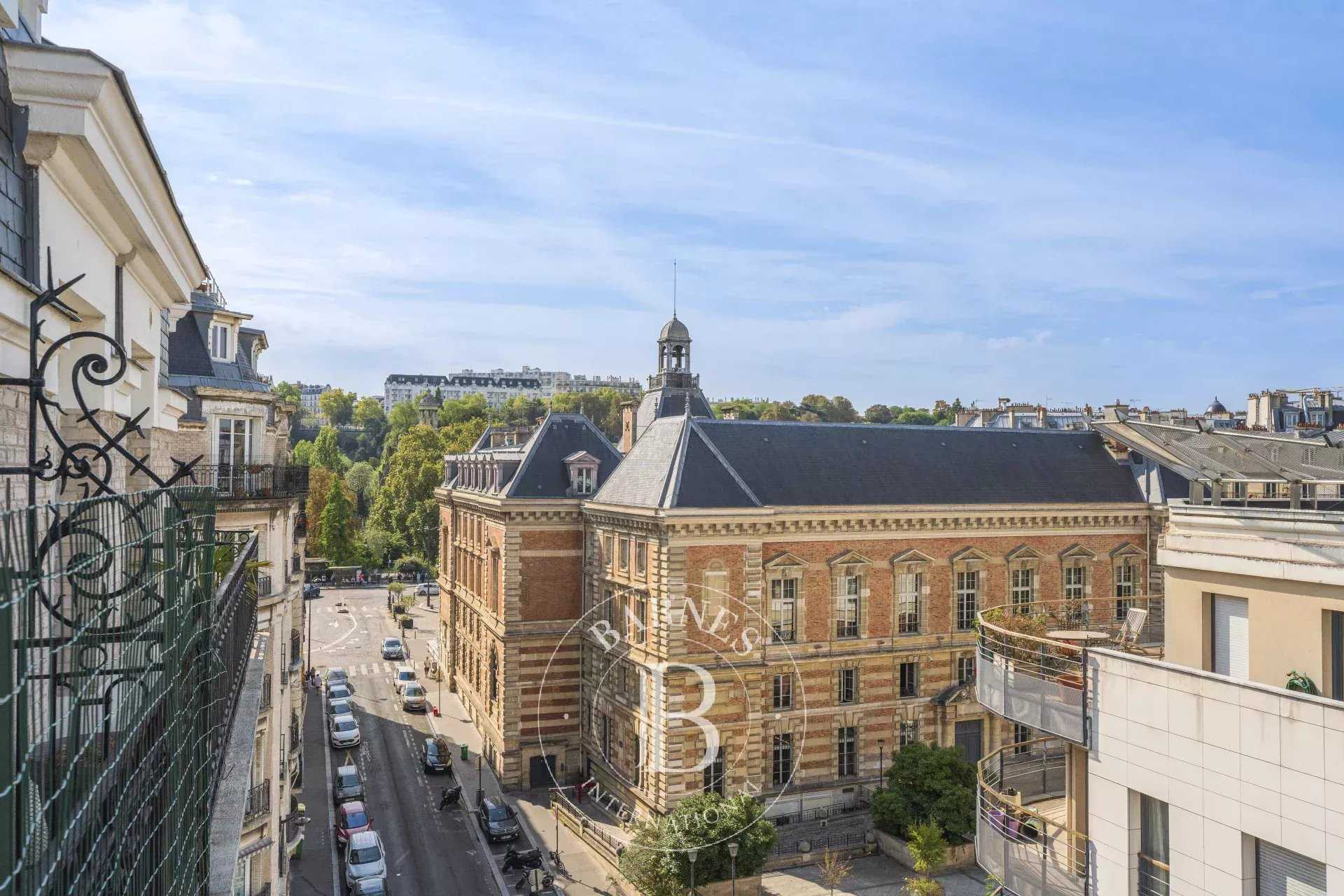 Paris  - Apartment 4 Bedrooms