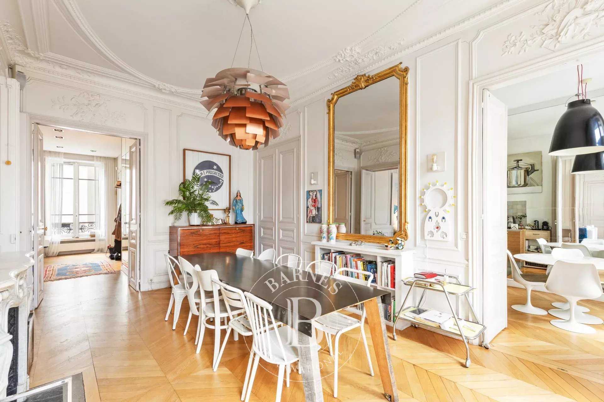 Paris  - Appartement 5 Pi&egrave;ces 4 Chambres