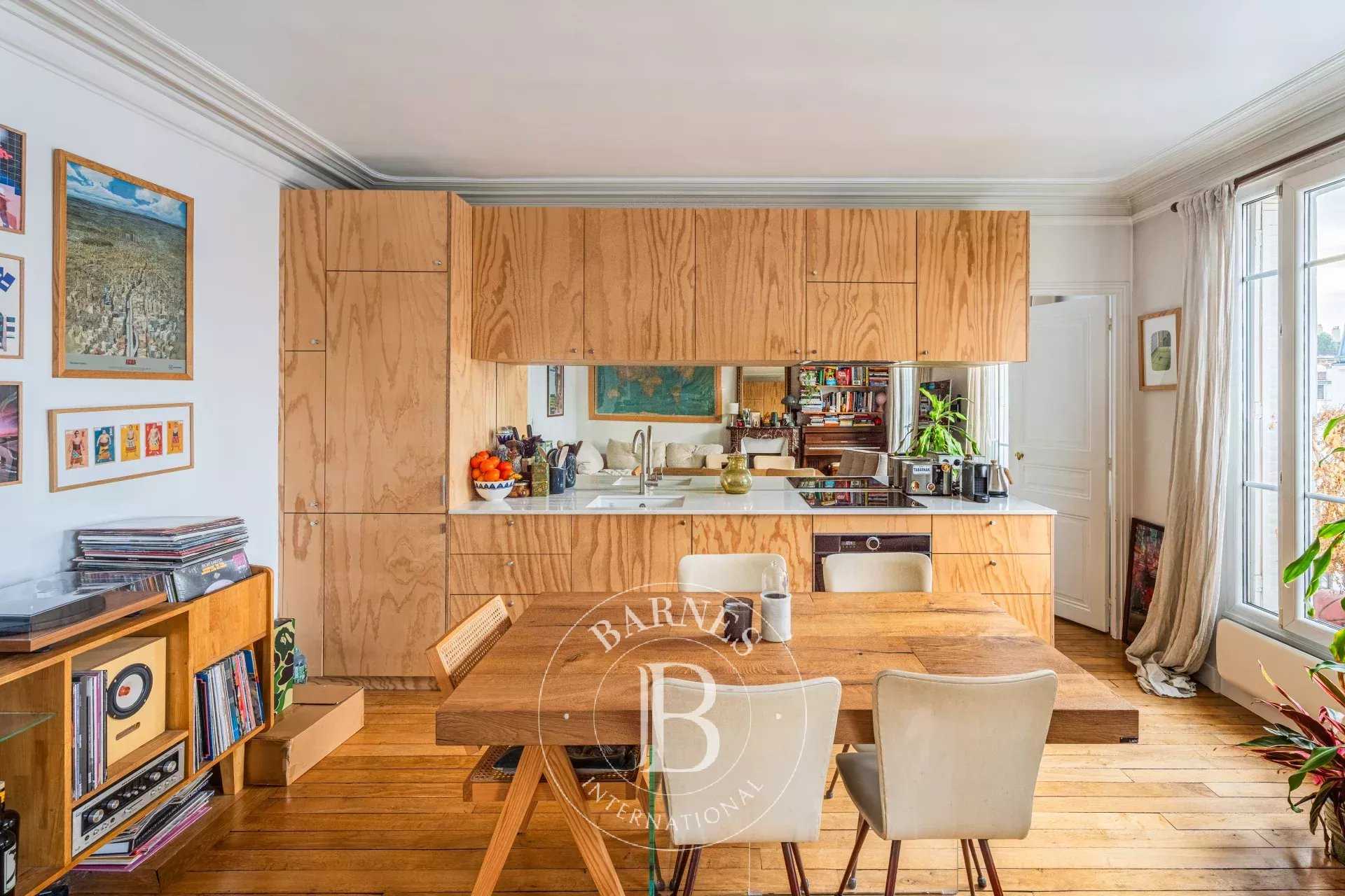 Paris  - Appartement 3 Pi&egrave;ces 2 Chambres