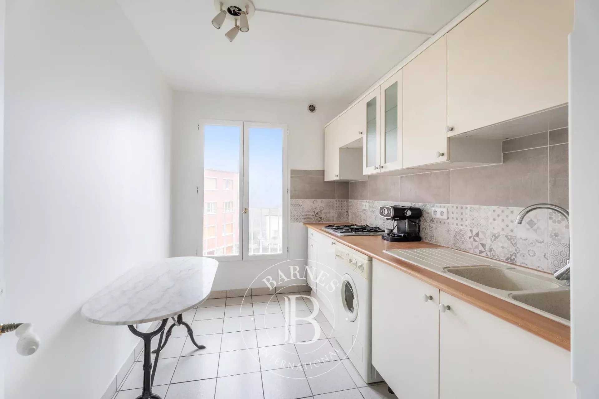 Romainville  - Apartment 3 Bedrooms
