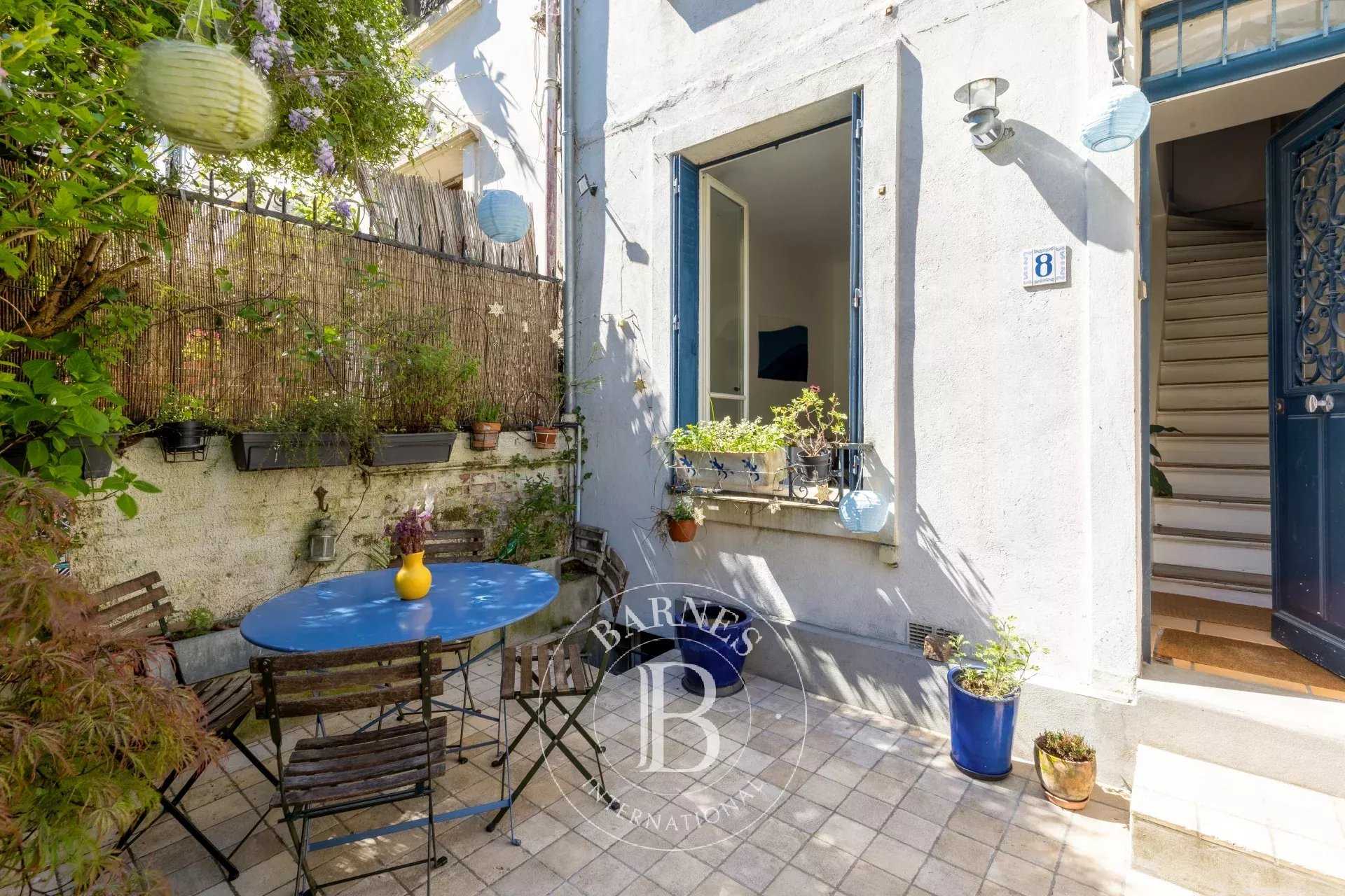 Paris  - Maison 5 Pi&egrave;ces 3 Chambres