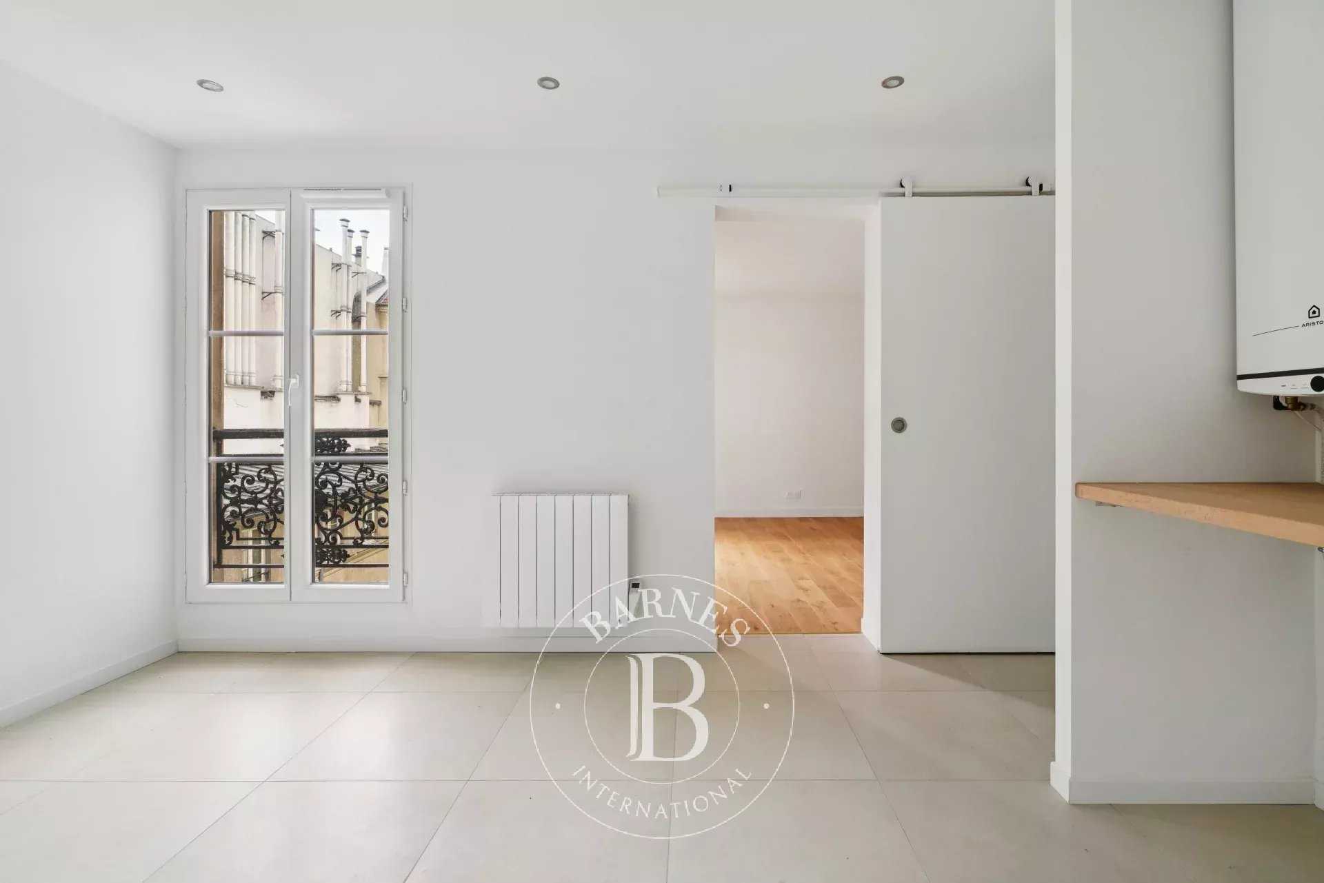 Paris  - Appartement 2 Pièces, 1 Chambre