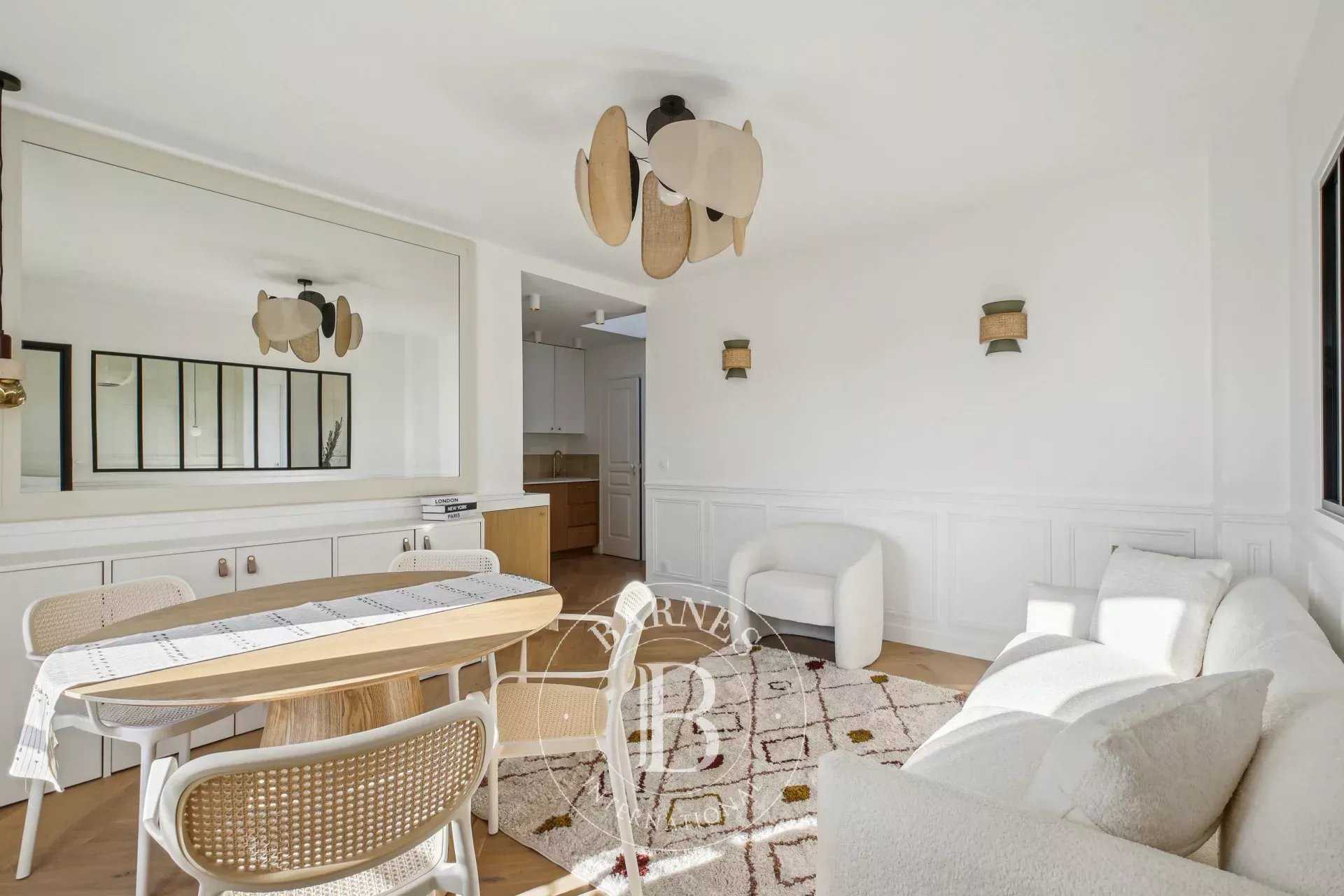 Paris  - Appartement 2 Pièces, 1 Chambre