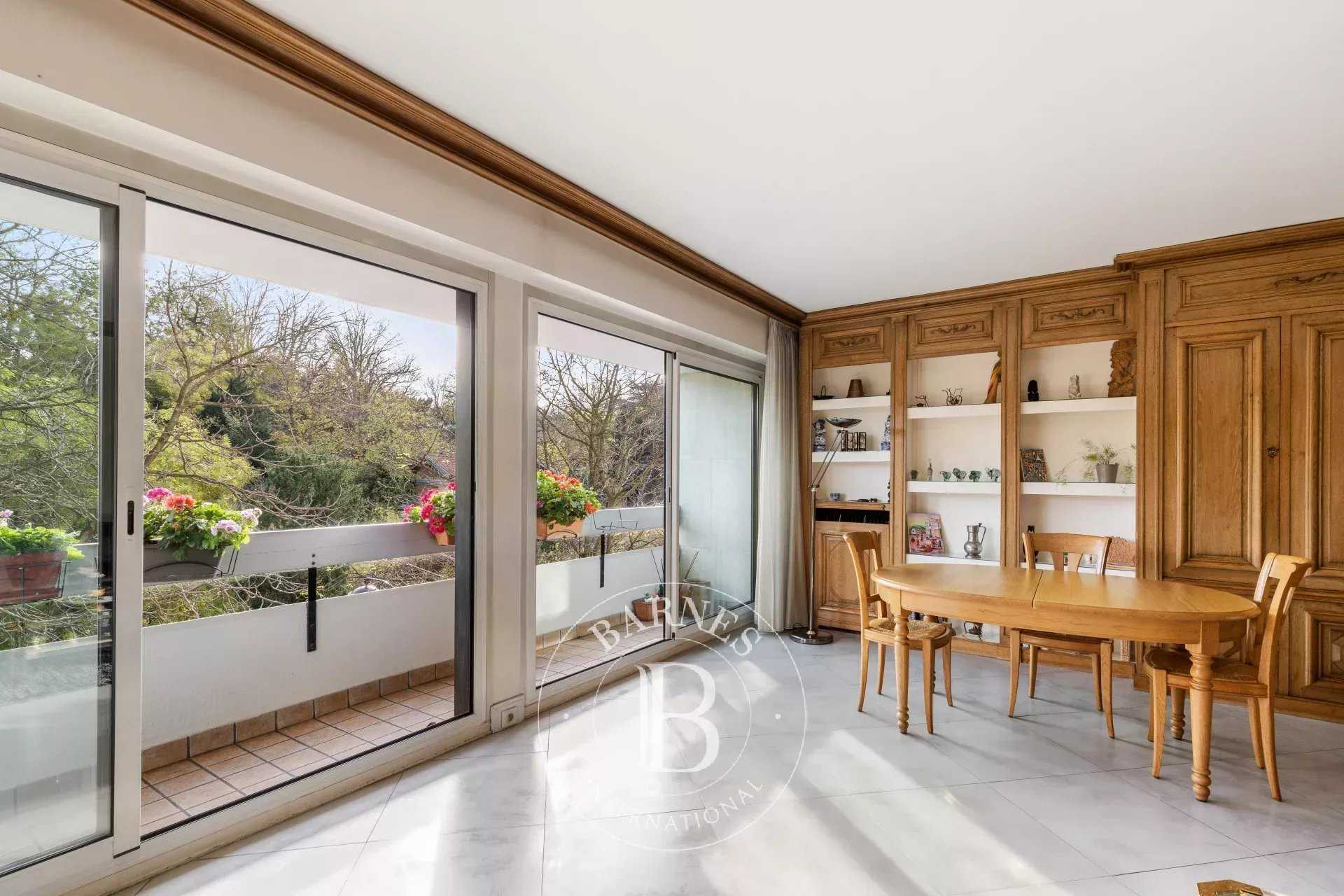 Paris  - Apartment 3 Bedrooms