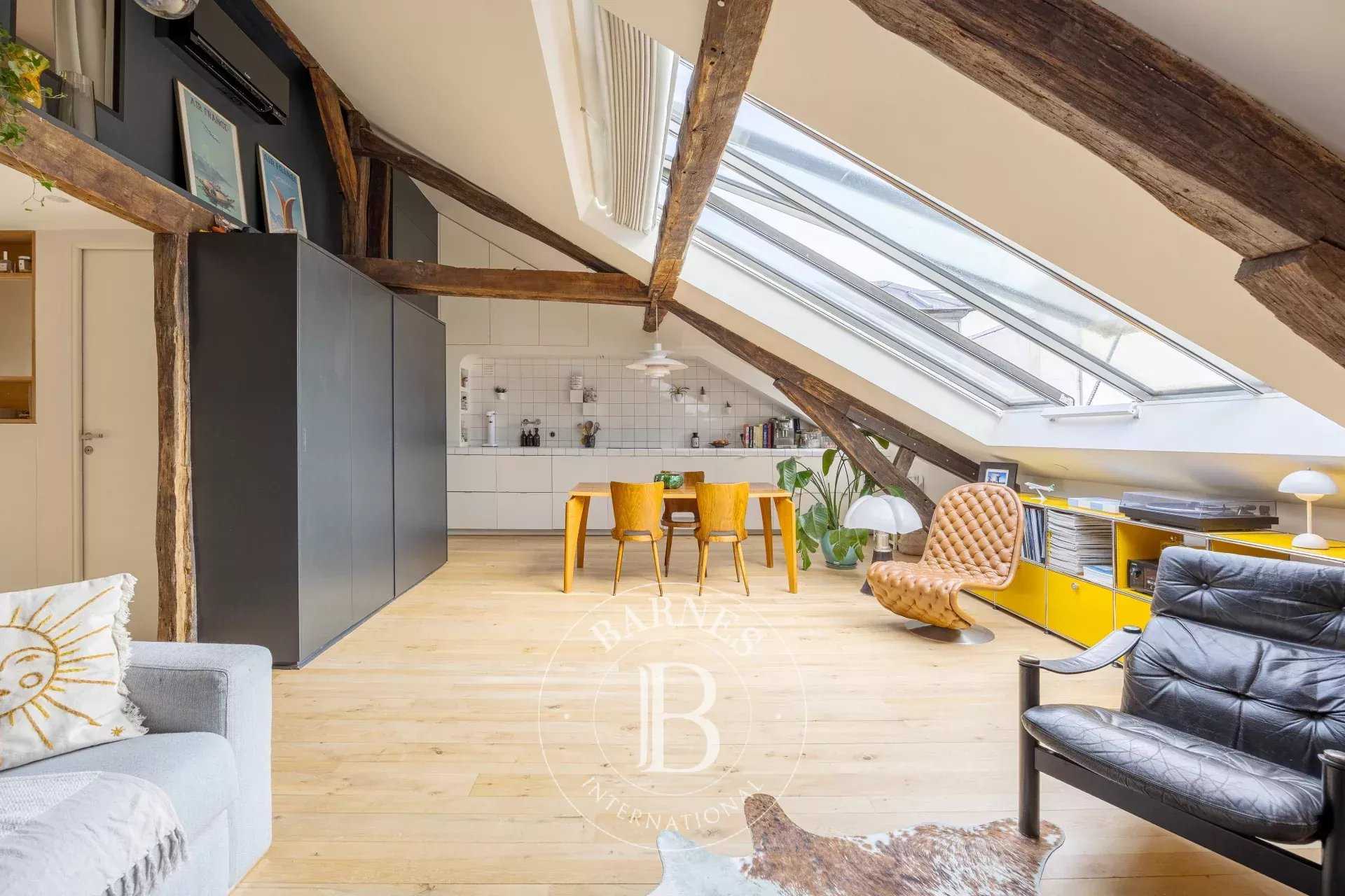 Paris  - Appartement 3 Pièces 2 Chambres