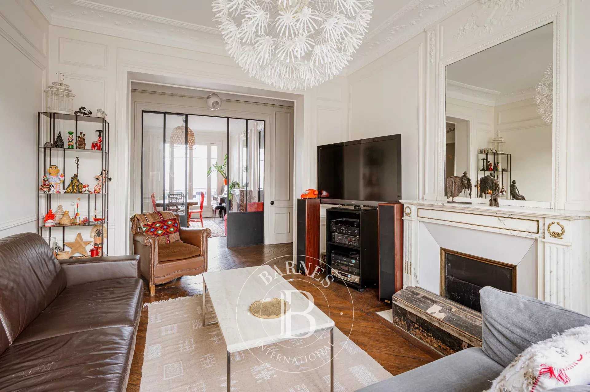 Paris  - Appartement 4 Pi&egrave;ces 2 Chambres