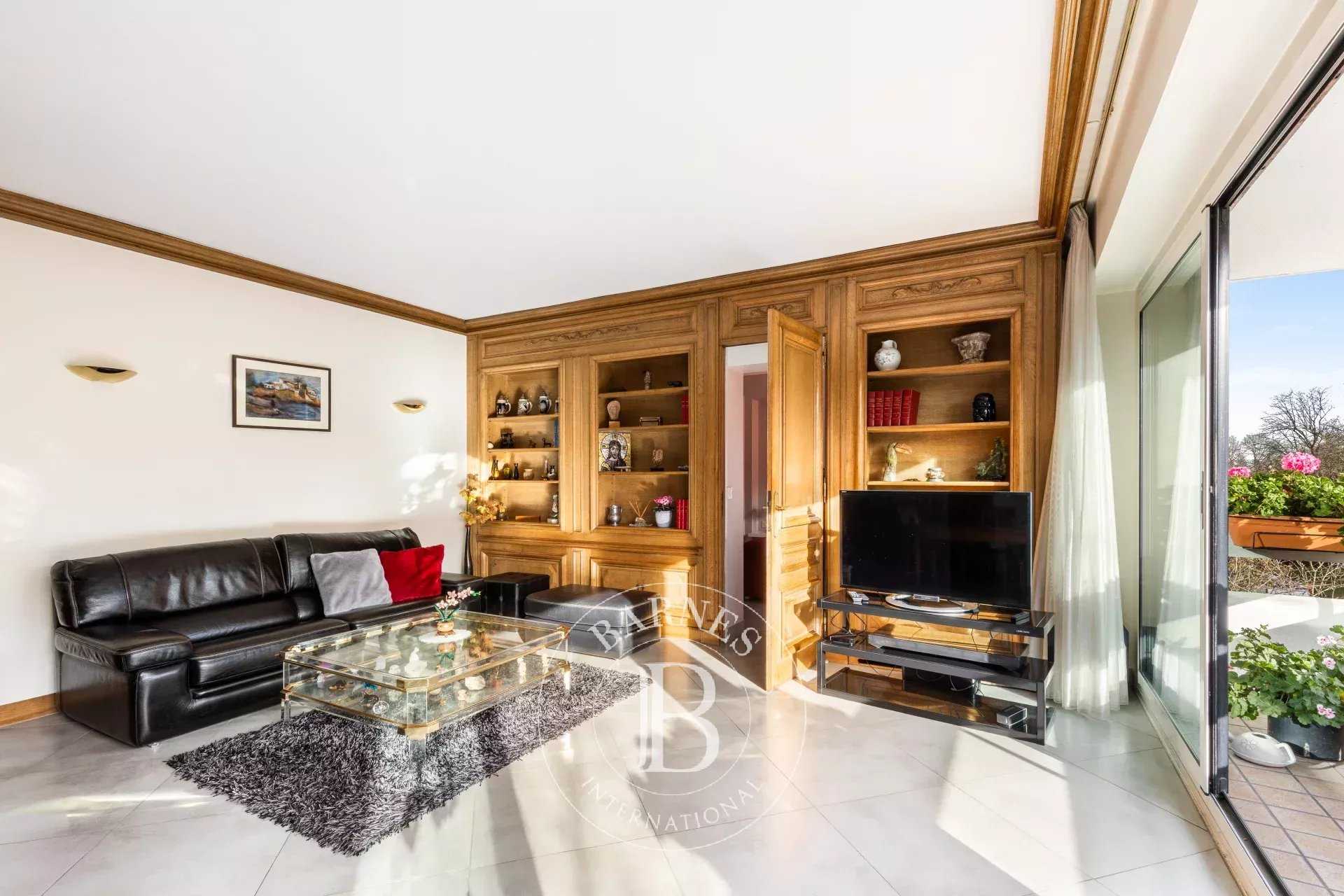 Paris  - Apartment 3 Bedrooms