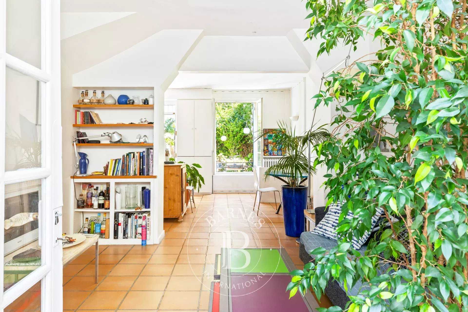 Paris  - Maison 5 Pi&egrave;ces 3 Chambres