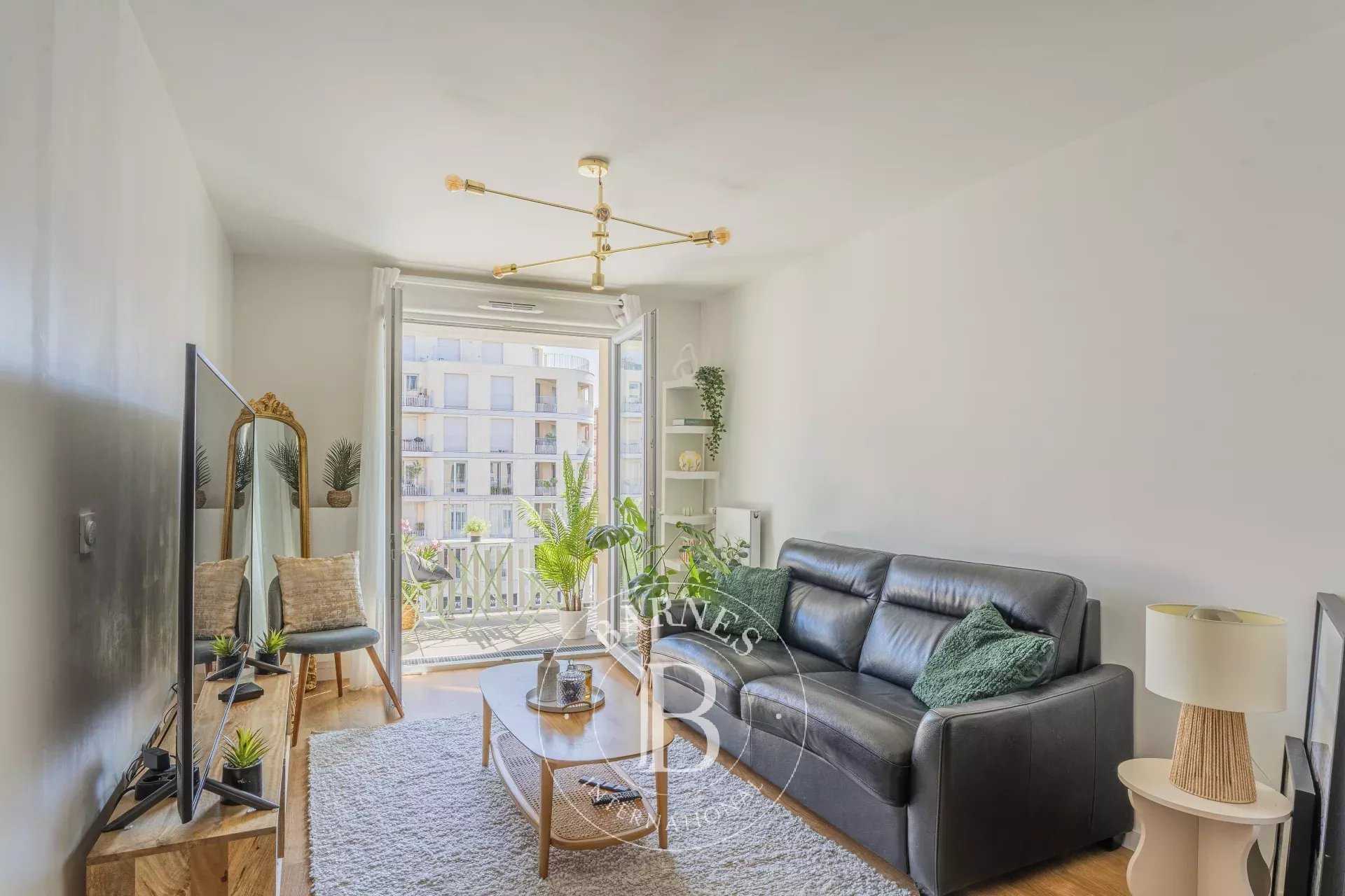 Saint-Ouen-sur-Seine  - Apartment 3 Bedrooms