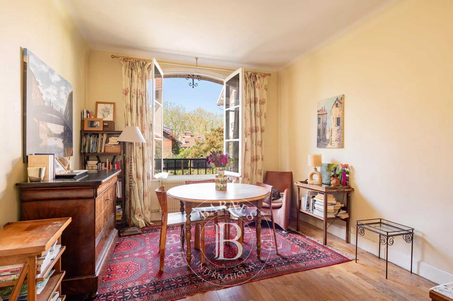 Paris  - House 4 Bedrooms