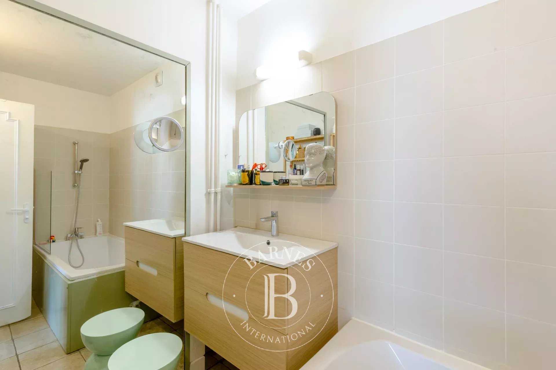 Paris  - Apartment 2 Bedrooms