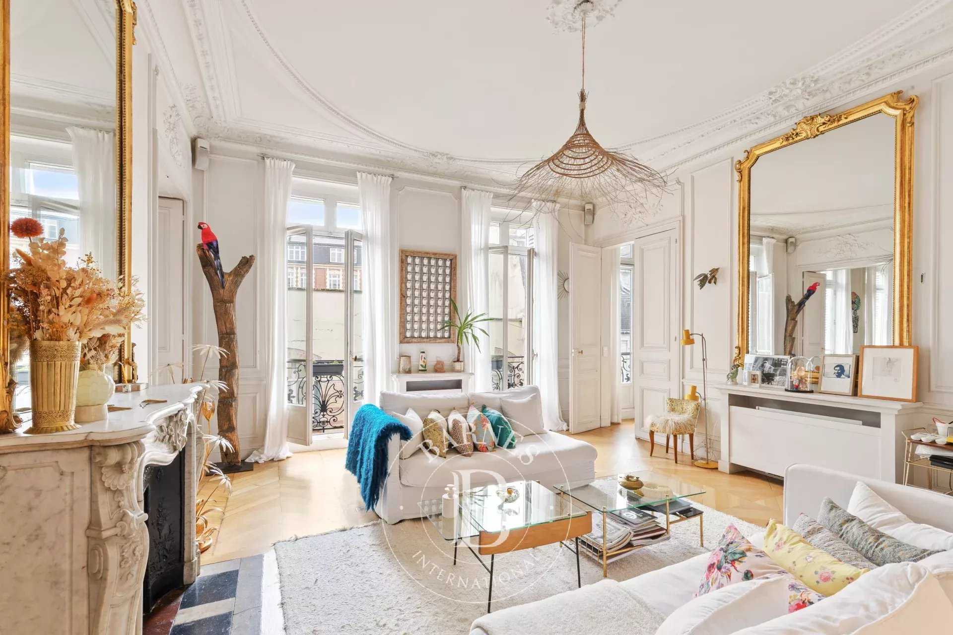 Paris  - Appartement 5 Pi&egrave;ces 4 Chambres